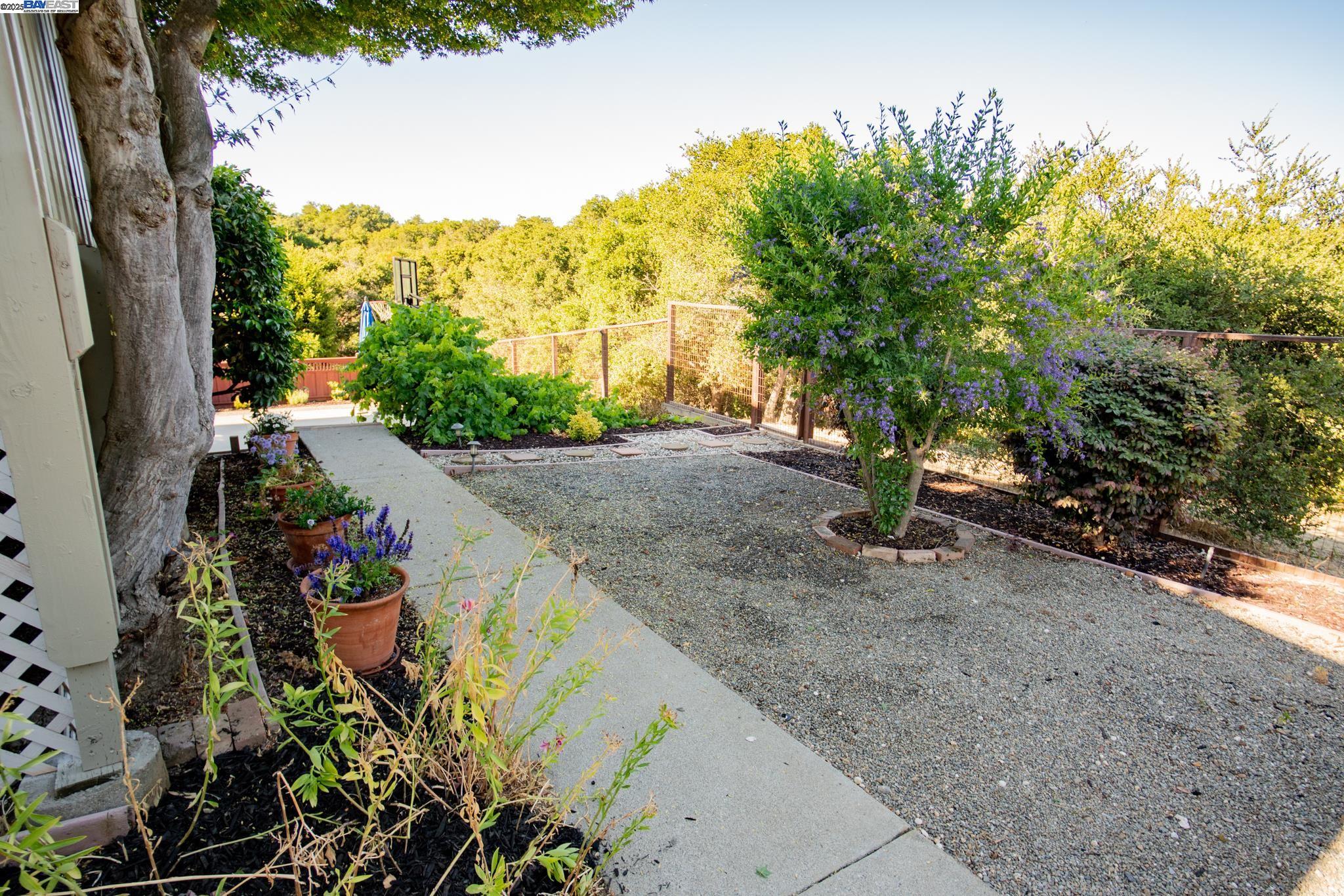 Detail Gallery Image 46 of 60 For 4732 Mira Vista Drive, Castro Valley,  CA 94546-1034 - 4 Beds | 3 Baths