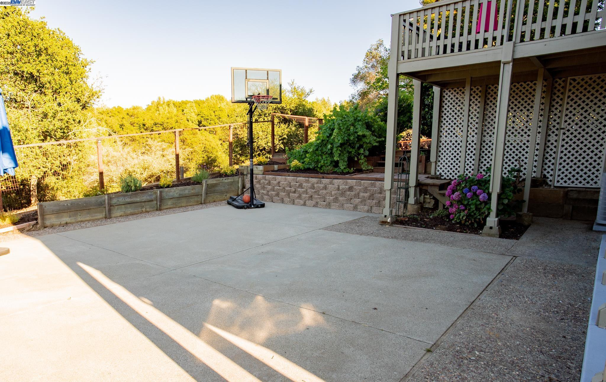Detail Gallery Image 50 of 60 For 4732 Mira Vista Drive, Castro Valley,  CA 94546-1034 - 4 Beds | 3 Baths