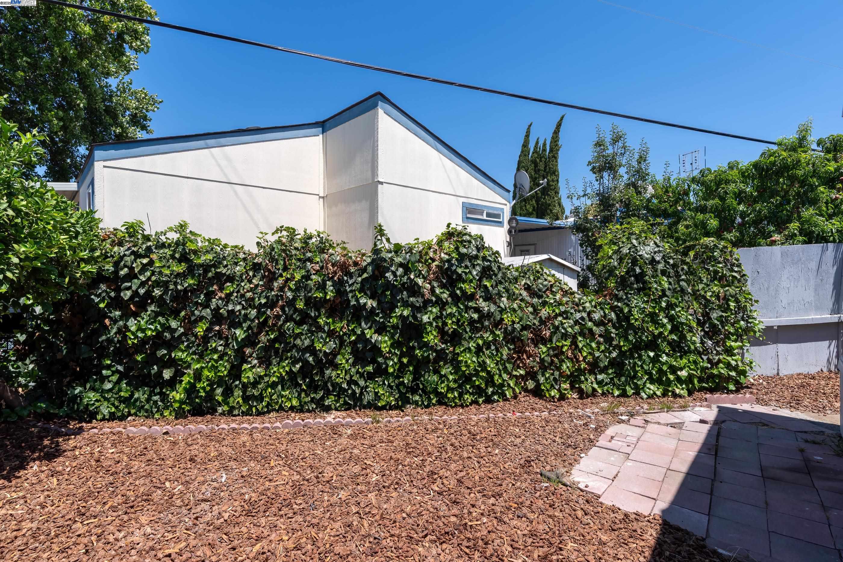 411 Lewis Road # 229, San Jose, California 95111, 2 Bedrooms Bedrooms, 6 Rooms Rooms,1 BathroomBathrooms,Manufactured In Park,For Sale,411 Lewis Road # 229,41104944
