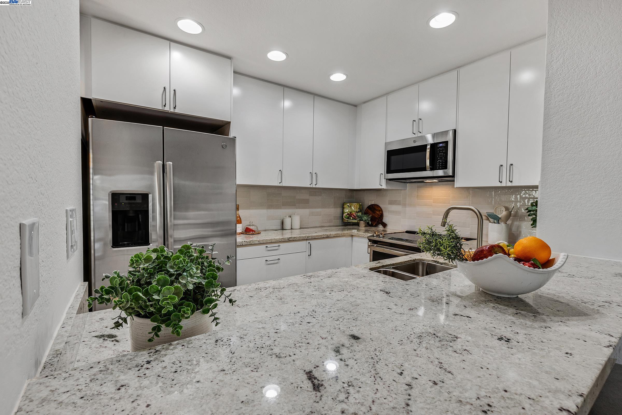 Detail Gallery Image 9 of 28 For 108 Norris Canyon Pl #B,  San Ramon,  CA 94583 - 2 Beds | 1 Baths