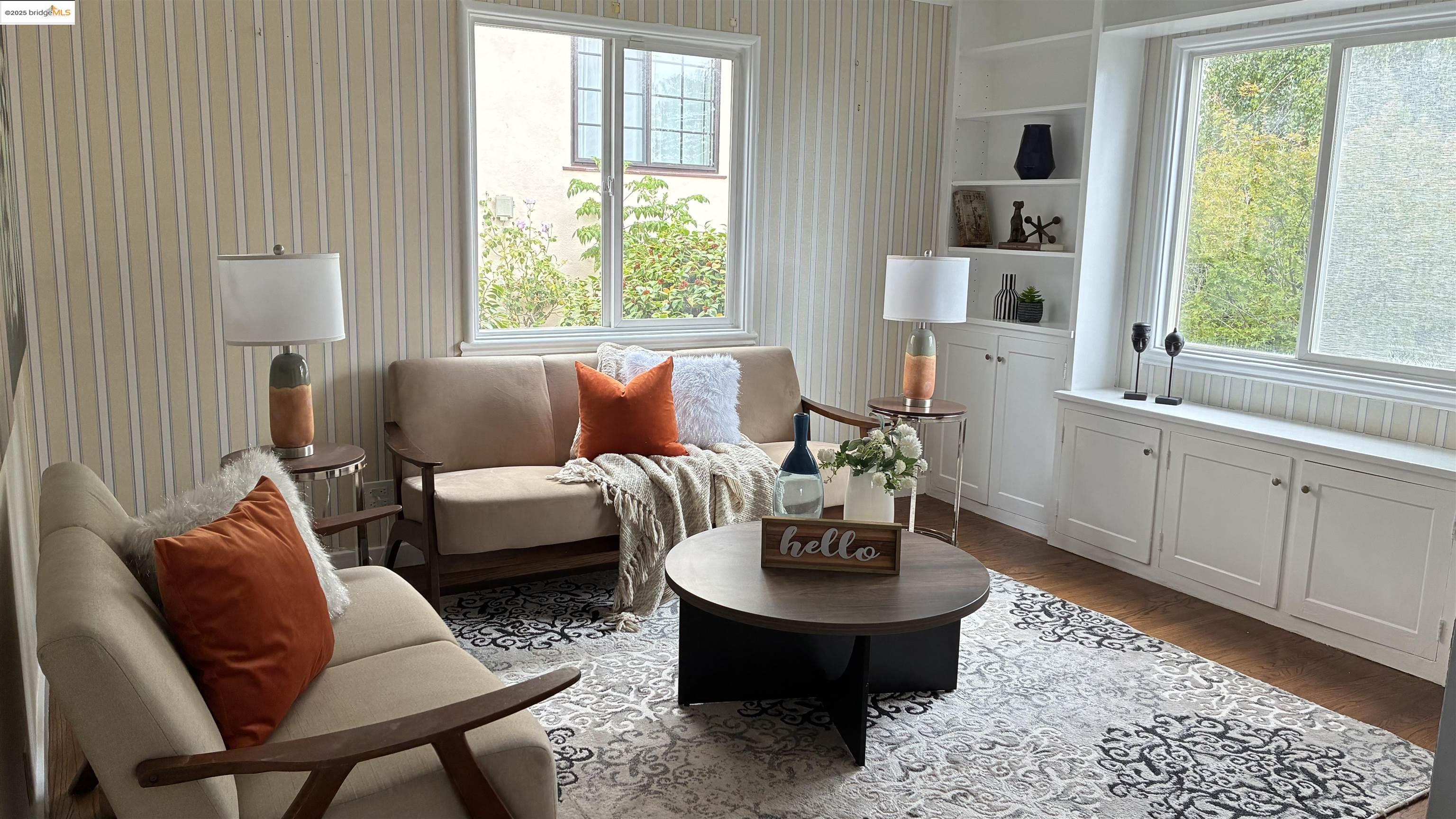 Detail Gallery Image 11 of 35 For 135 Alta Rd, Oakland,  CA 94618 - 3 Beds | 2 Baths