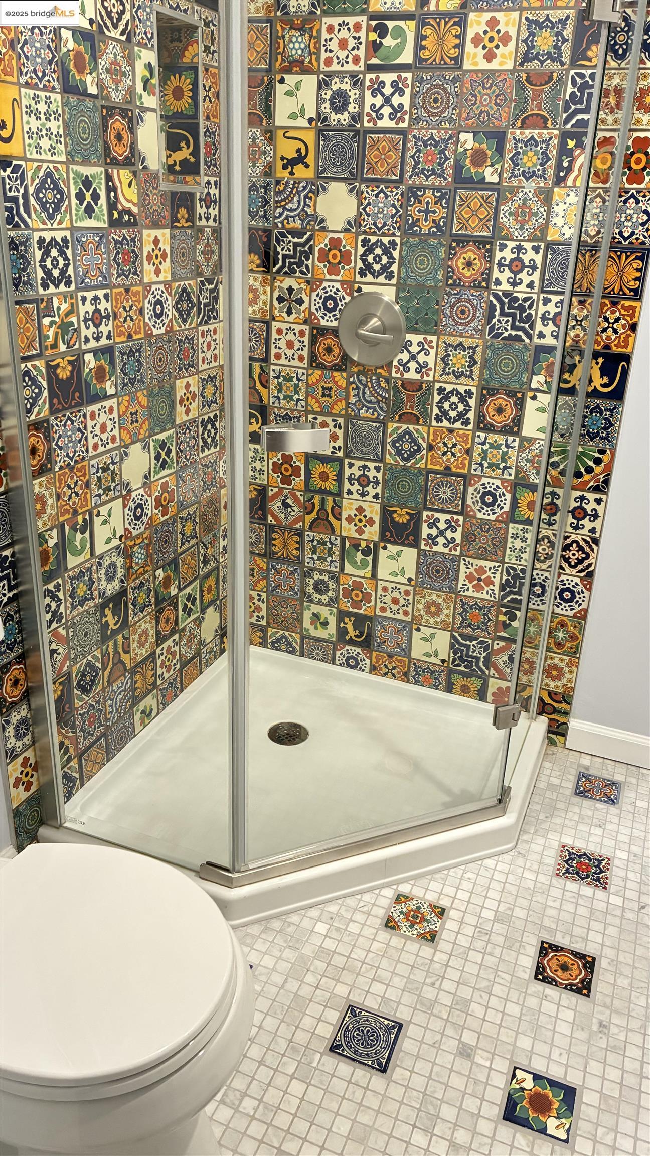 Detail Gallery Image 29 of 35 For 135 Alta Rd, Oakland,  CA 94618 - 3 Beds | 2 Baths