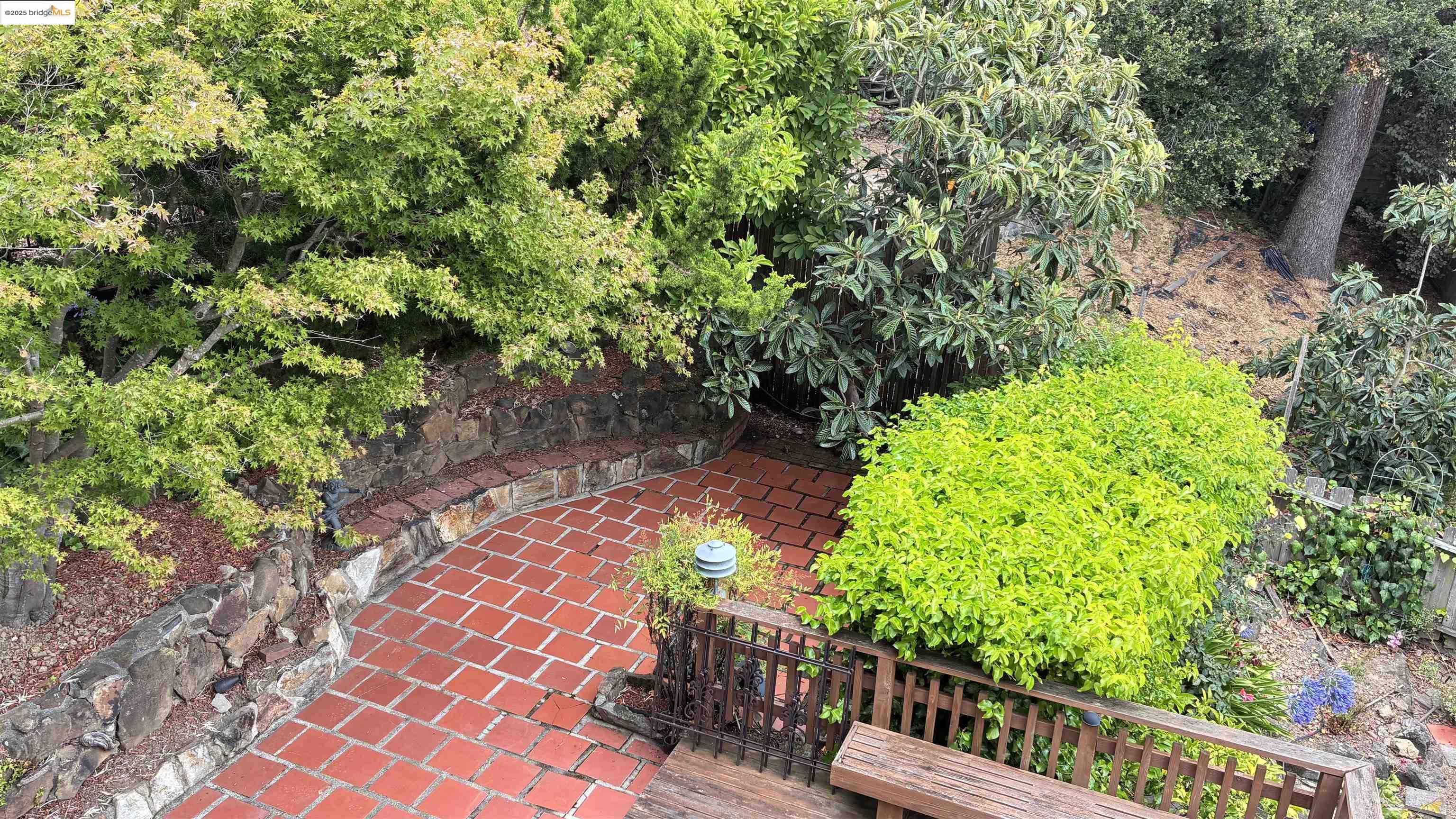 Detail Gallery Image 32 of 35 For 135 Alta Rd, Oakland,  CA 94618 - 3 Beds | 2 Baths