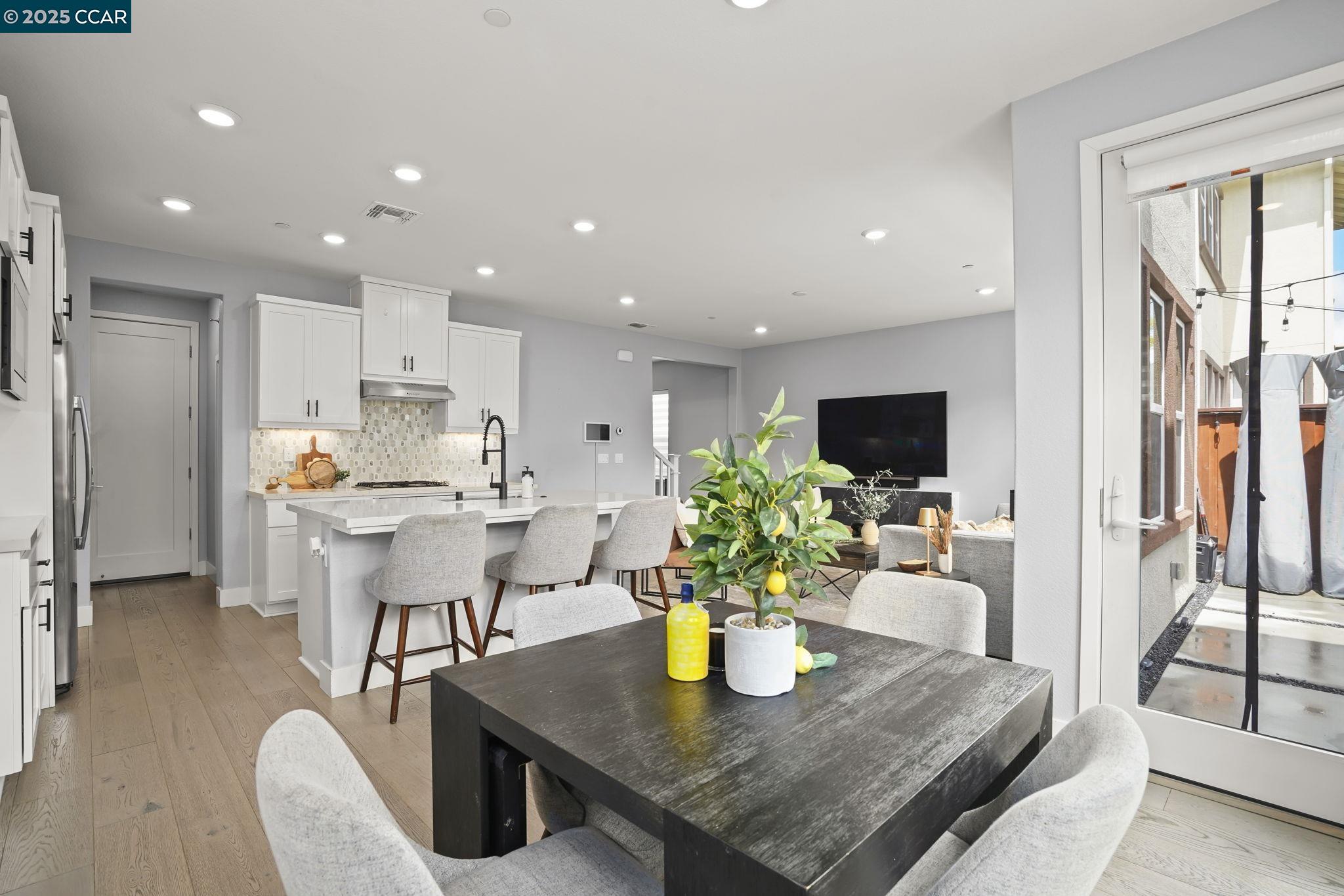 Detail Gallery Image 14 of 40 For 2311 Avila Ct, San Ramon,  CA 94583-3065 - 4 Beds | 2/1 Baths
