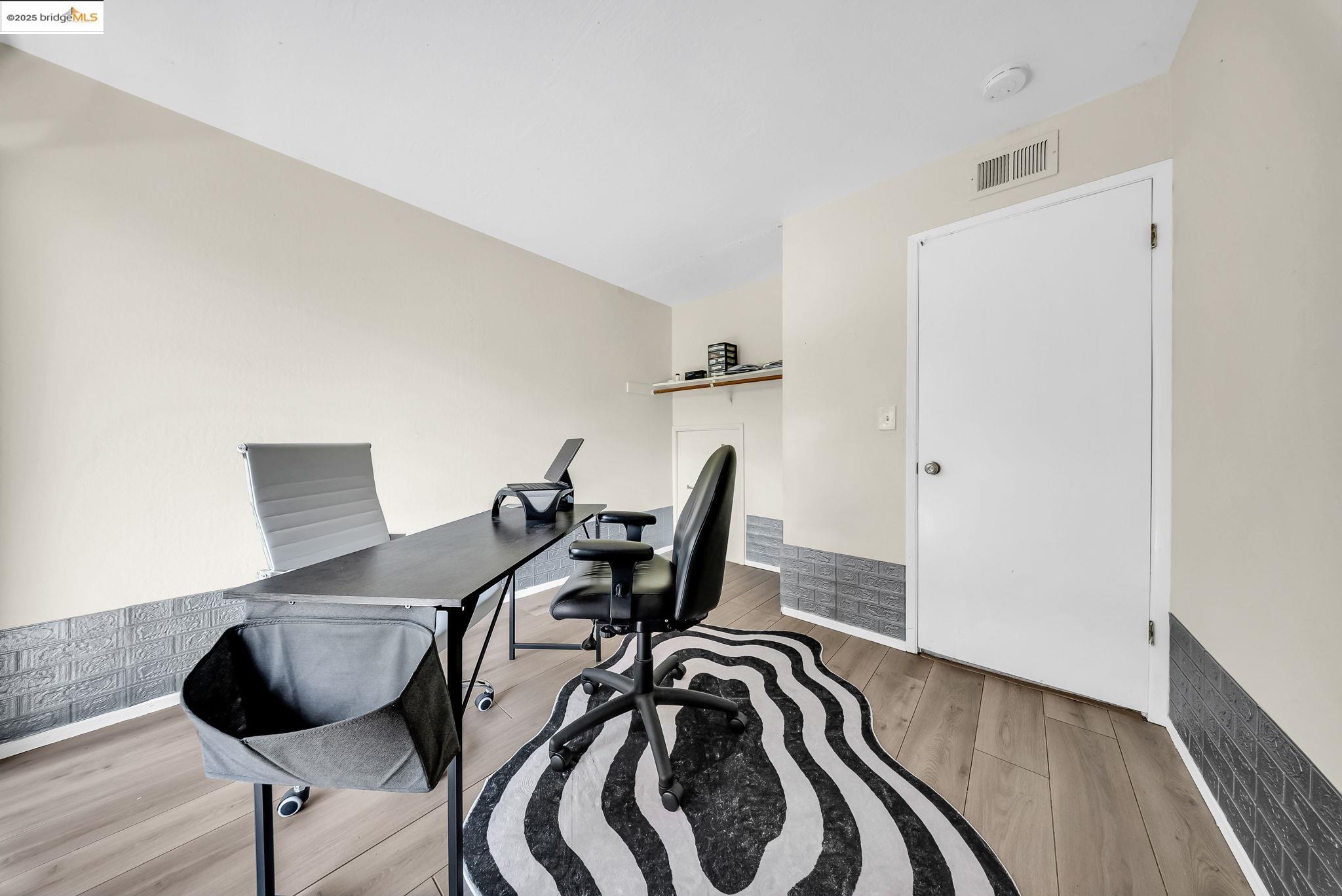 Detail Gallery Image 21 of 28 For 1608 Ashwood Dr, Martinez,  CA 94553 - 3 Beds | 2/1 Baths