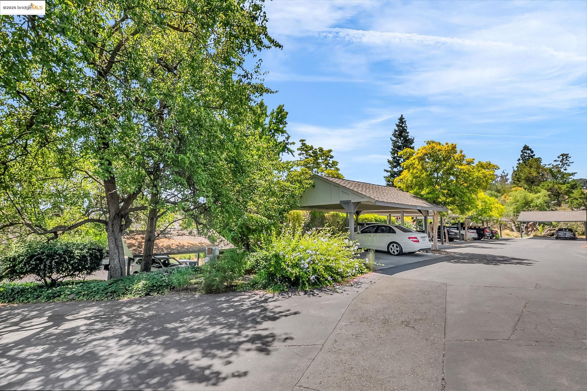 Detail Gallery Image 25 of 28 For 1608 Ashwood Dr, Martinez,  CA 94553 - 3 Beds | 2/1 Baths