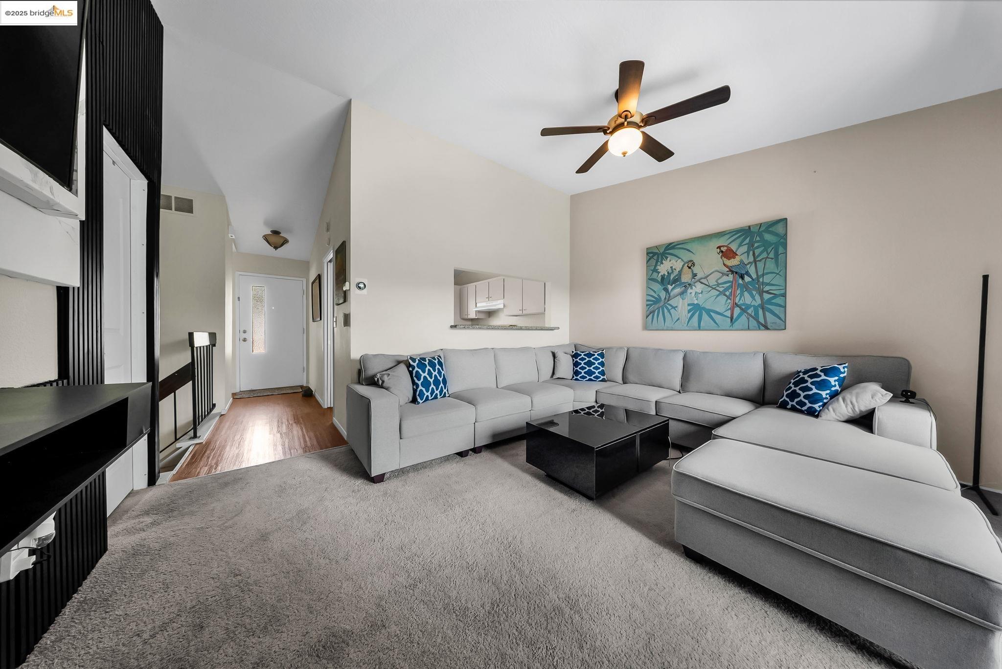 Detail Gallery Image 8 of 28 For 1608 Ashwood Dr, Martinez,  CA 94553 - 3 Beds | 2/1 Baths