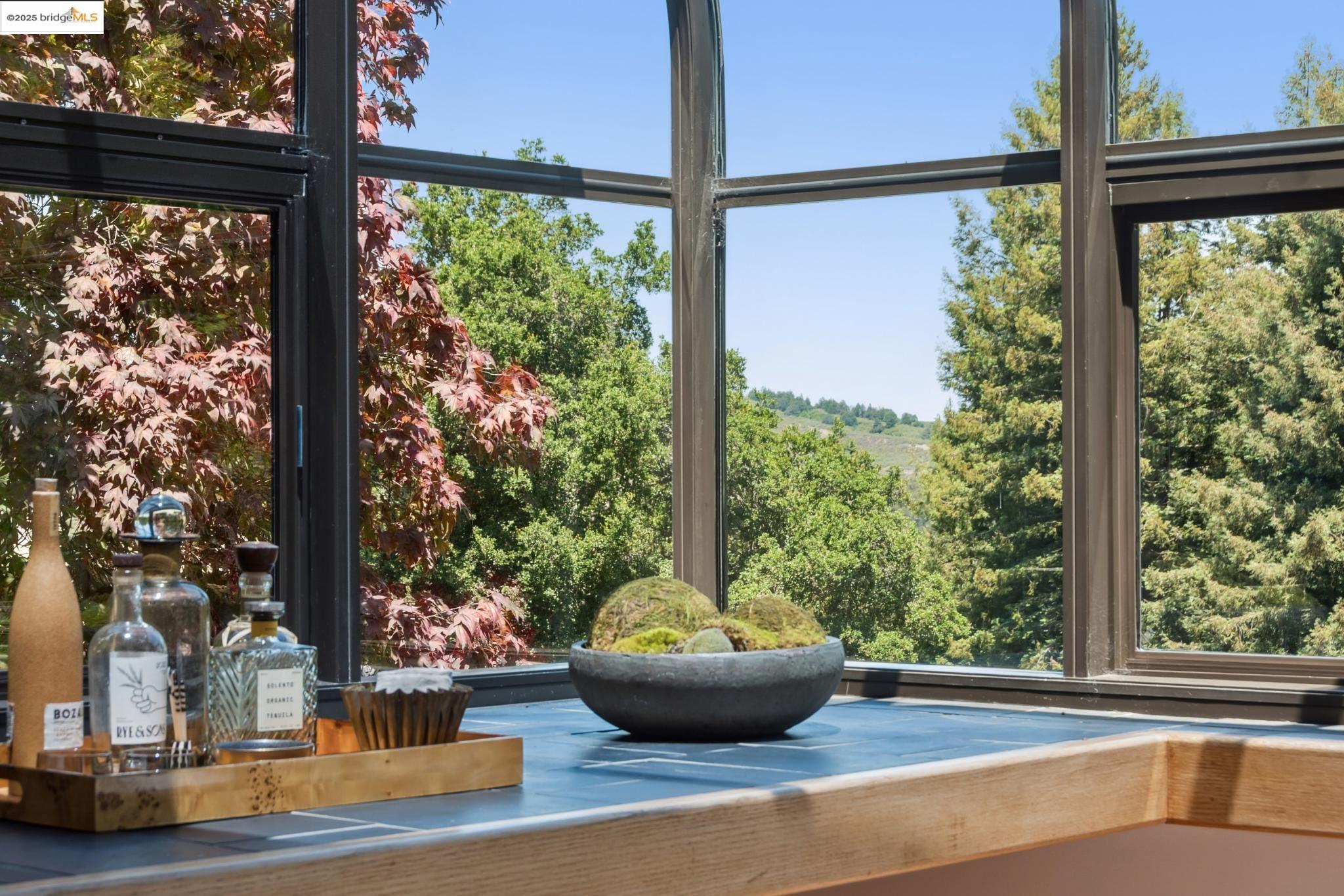 Detail Gallery Image 13 of 60 For 737 Woodhaven Rd, Berkeley,  CA 94708 - 3 Beds | 2/1 Baths
