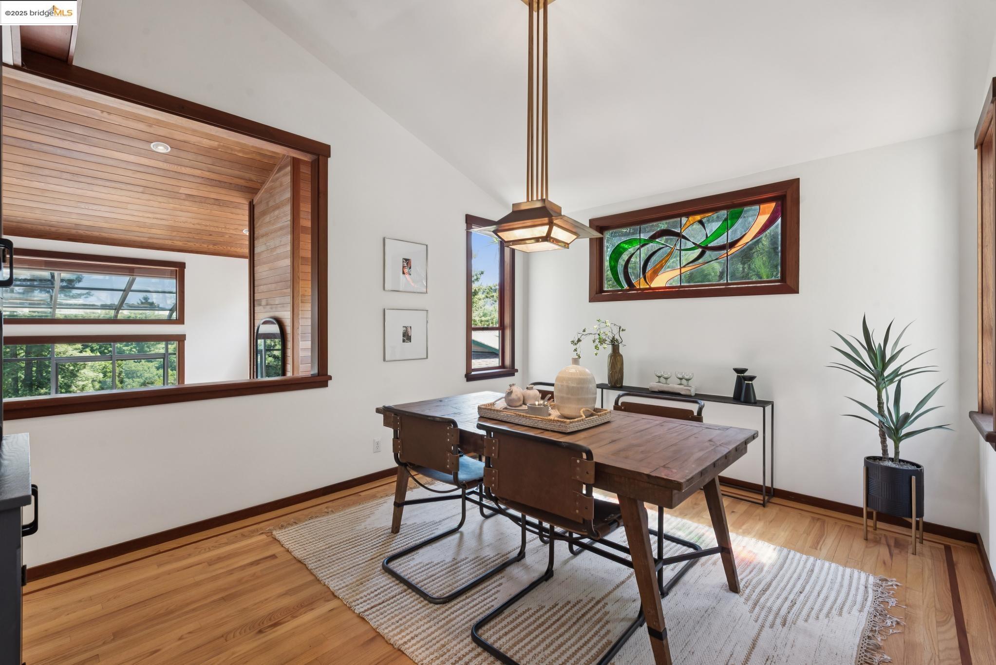Detail Gallery Image 20 of 60 For 737 Woodhaven Rd, Berkeley,  CA 94708 - 3 Beds | 2/1 Baths