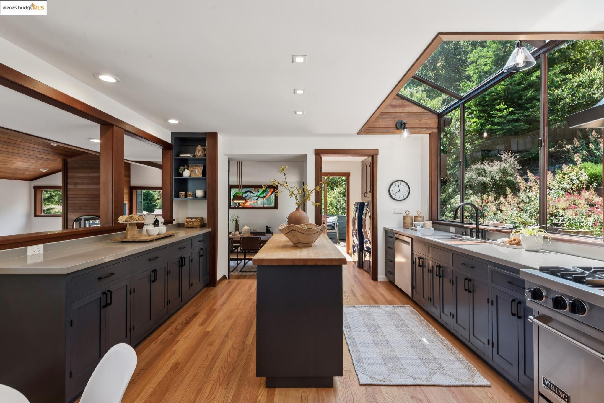 Detail Gallery Image 25 of 60 For 737 Woodhaven Rd, Berkeley,  CA 94708 - 3 Beds | 2/1 Baths