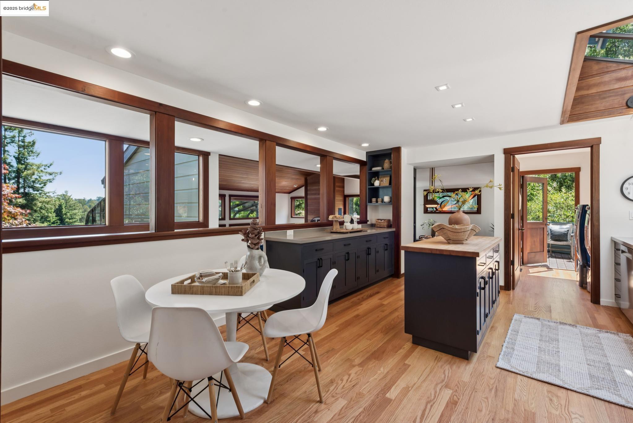 Detail Gallery Image 26 of 60 For 737 Woodhaven Rd, Berkeley,  CA 94708 - 3 Beds | 2/1 Baths