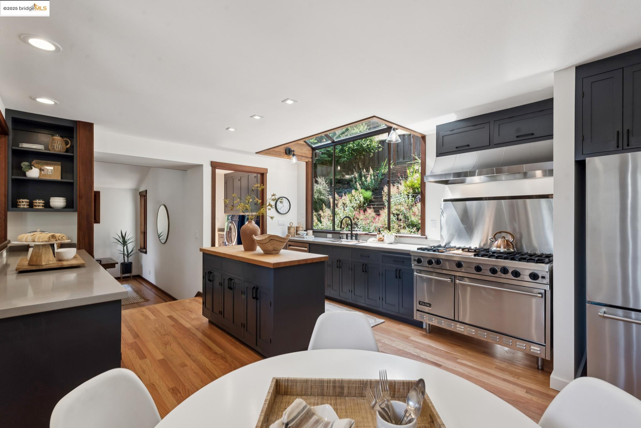 Detail Gallery Image 27 of 60 For 737 Woodhaven Rd, Berkeley,  CA 94708 - 3 Beds | 2/1 Baths