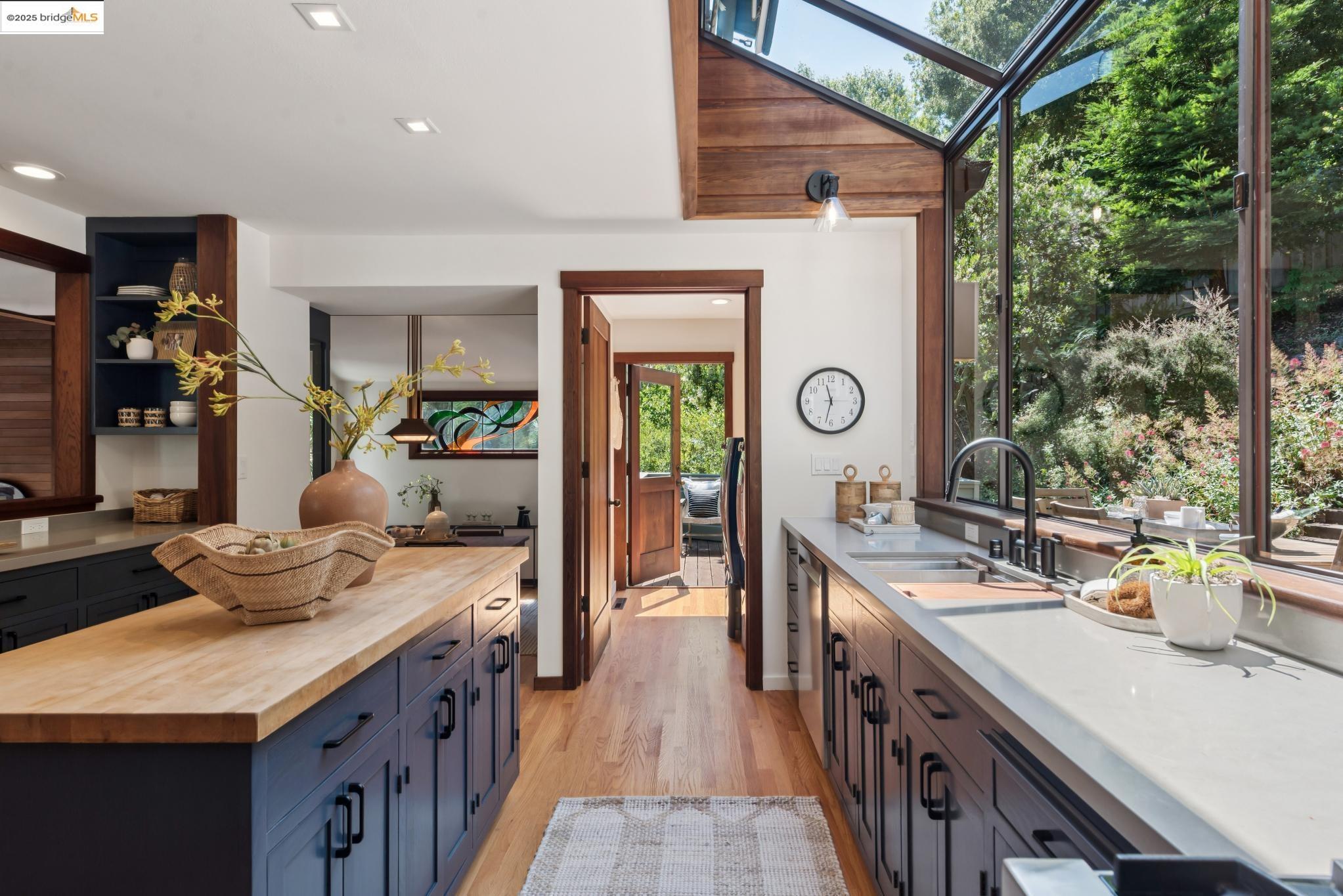 Detail Gallery Image 28 of 60 For 737 Woodhaven Rd, Berkeley,  CA 94708 - 3 Beds | 2/1 Baths
