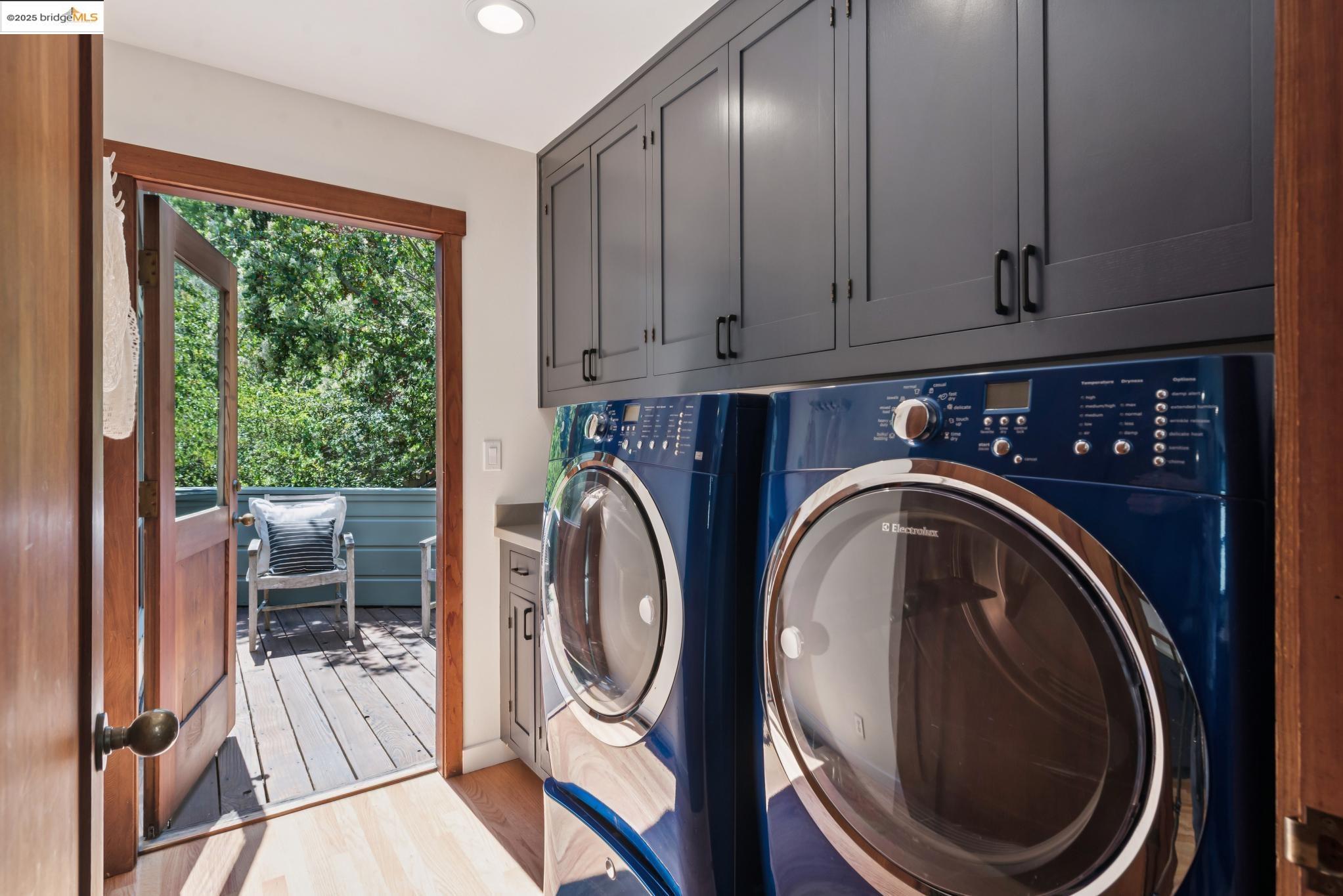 Detail Gallery Image 30 of 60 For 737 Woodhaven Rd, Berkeley,  CA 94708 - 3 Beds | 2/1 Baths