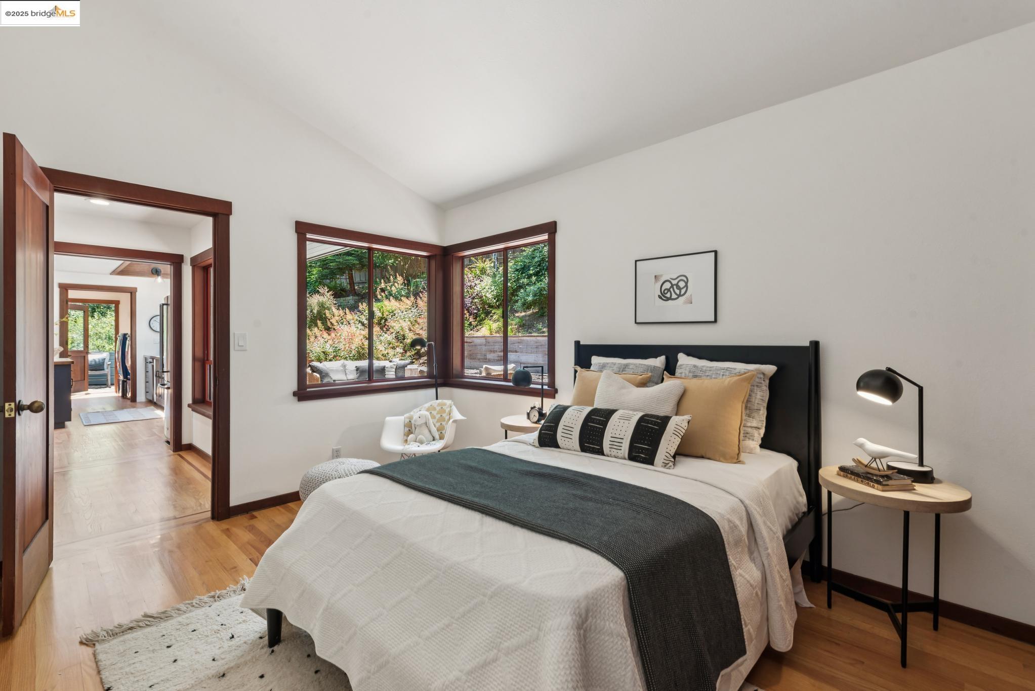 Detail Gallery Image 32 of 60 For 737 Woodhaven Rd, Berkeley,  CA 94708 - 3 Beds | 2/1 Baths
