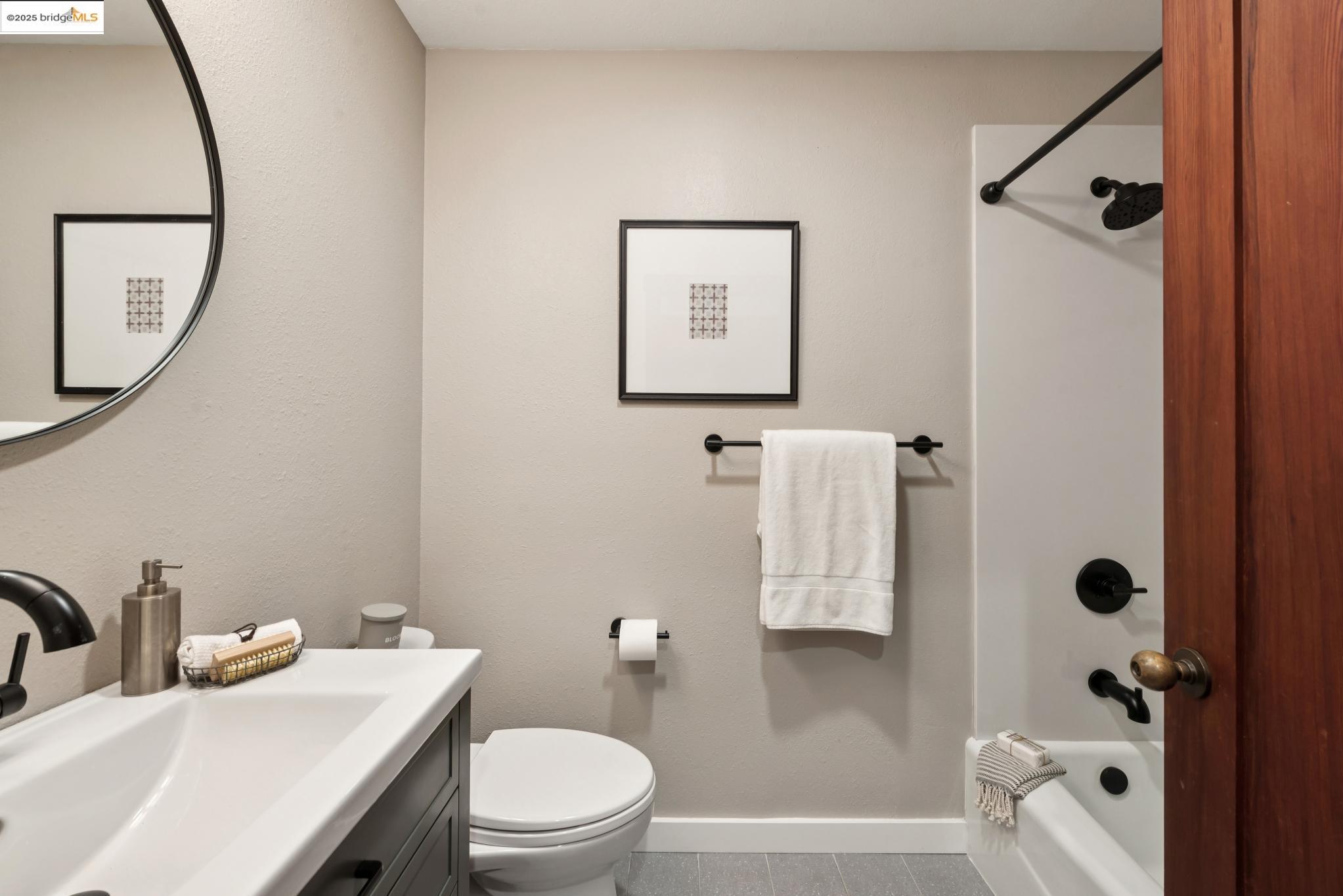 Detail Gallery Image 33 of 60 For 737 Woodhaven Rd, Berkeley,  CA 94708 - 3 Beds | 2/1 Baths