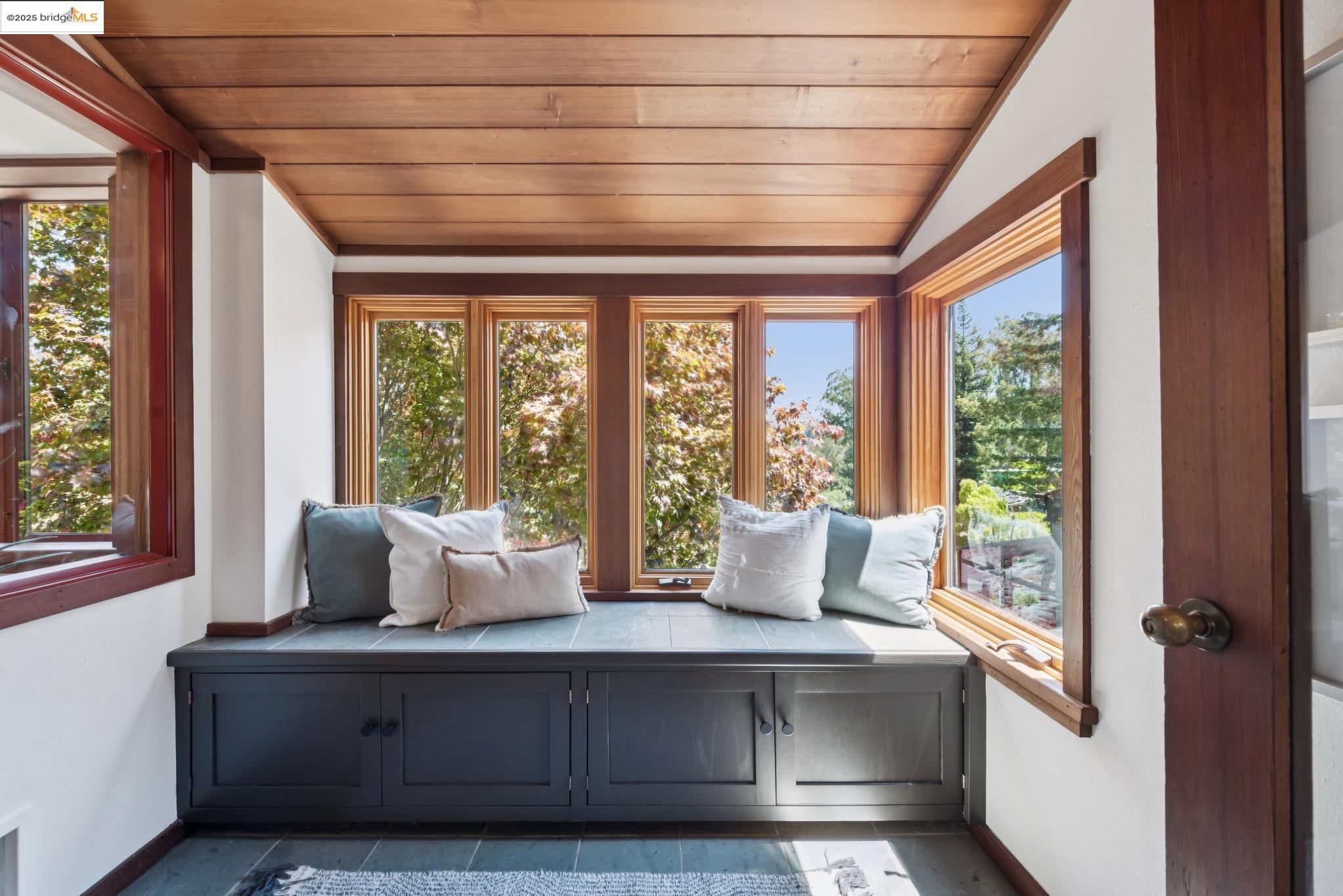 Detail Gallery Image 37 of 60 For 737 Woodhaven Rd, Berkeley,  CA 94708 - 3 Beds | 2/1 Baths