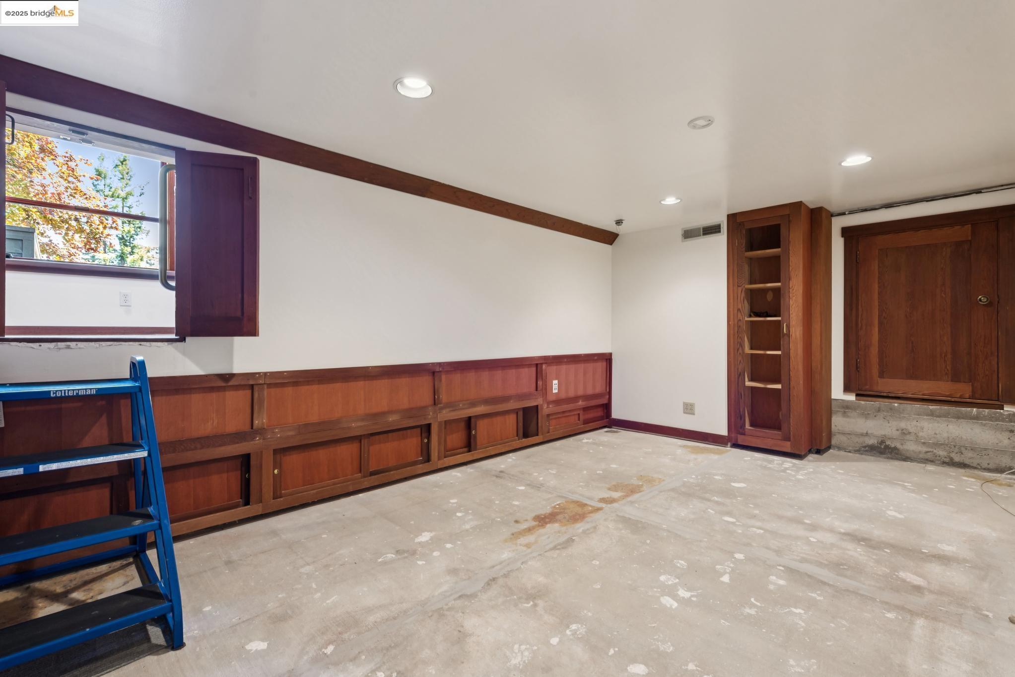 Detail Gallery Image 49 of 60 For 737 Woodhaven Rd, Berkeley,  CA 94708 - 3 Beds | 2/1 Baths