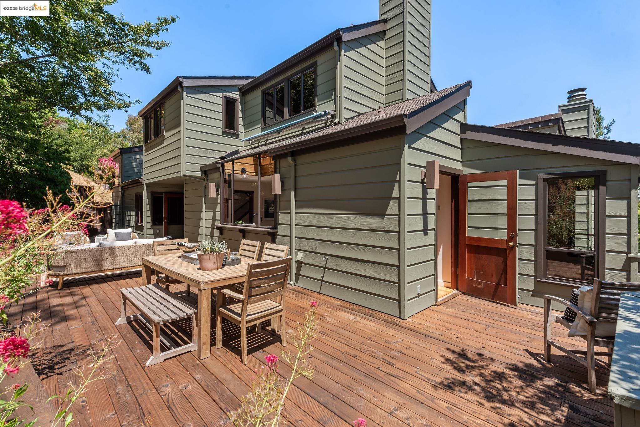 Detail Gallery Image 55 of 60 For 737 Woodhaven Rd, Berkeley,  CA 94708 - 3 Beds | 2/1 Baths