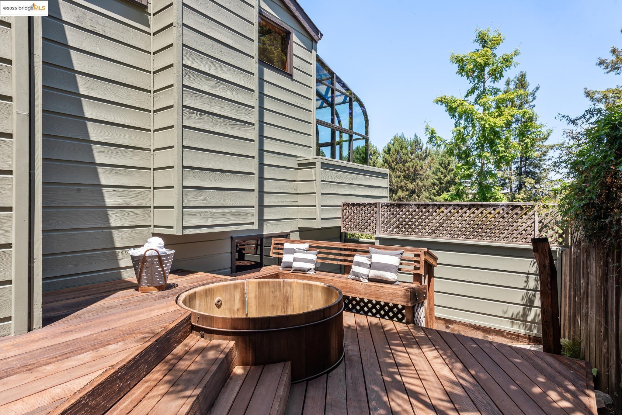 Detail Gallery Image 60 of 60 For 737 Woodhaven Rd, Berkeley,  CA 94708 - 3 Beds | 2/1 Baths