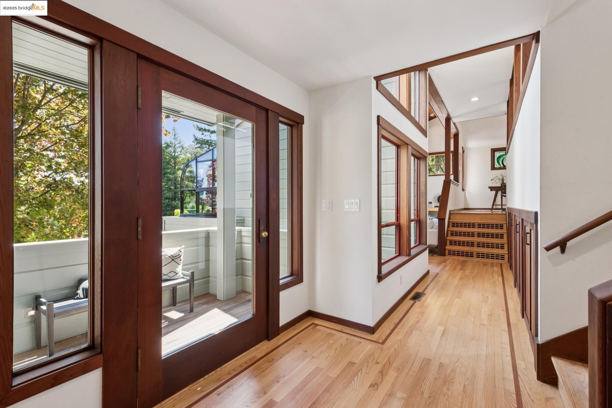 Detail Gallery Image 8 of 60 For 737 Woodhaven Rd, Berkeley,  CA 94708 - 3 Beds | 2/1 Baths