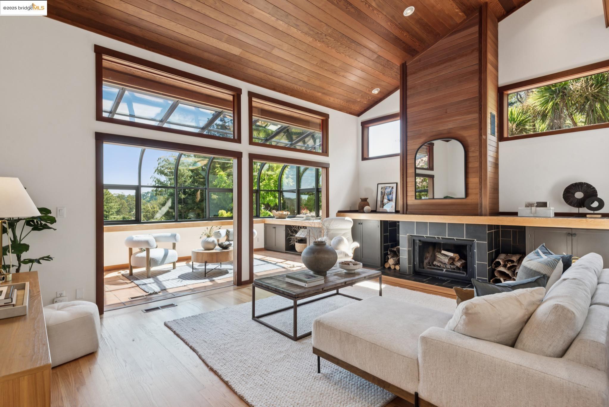 Detail Gallery Image 9 of 60 For 737 Woodhaven Rd, Berkeley,  CA 94708 - 3 Beds | 2/1 Baths