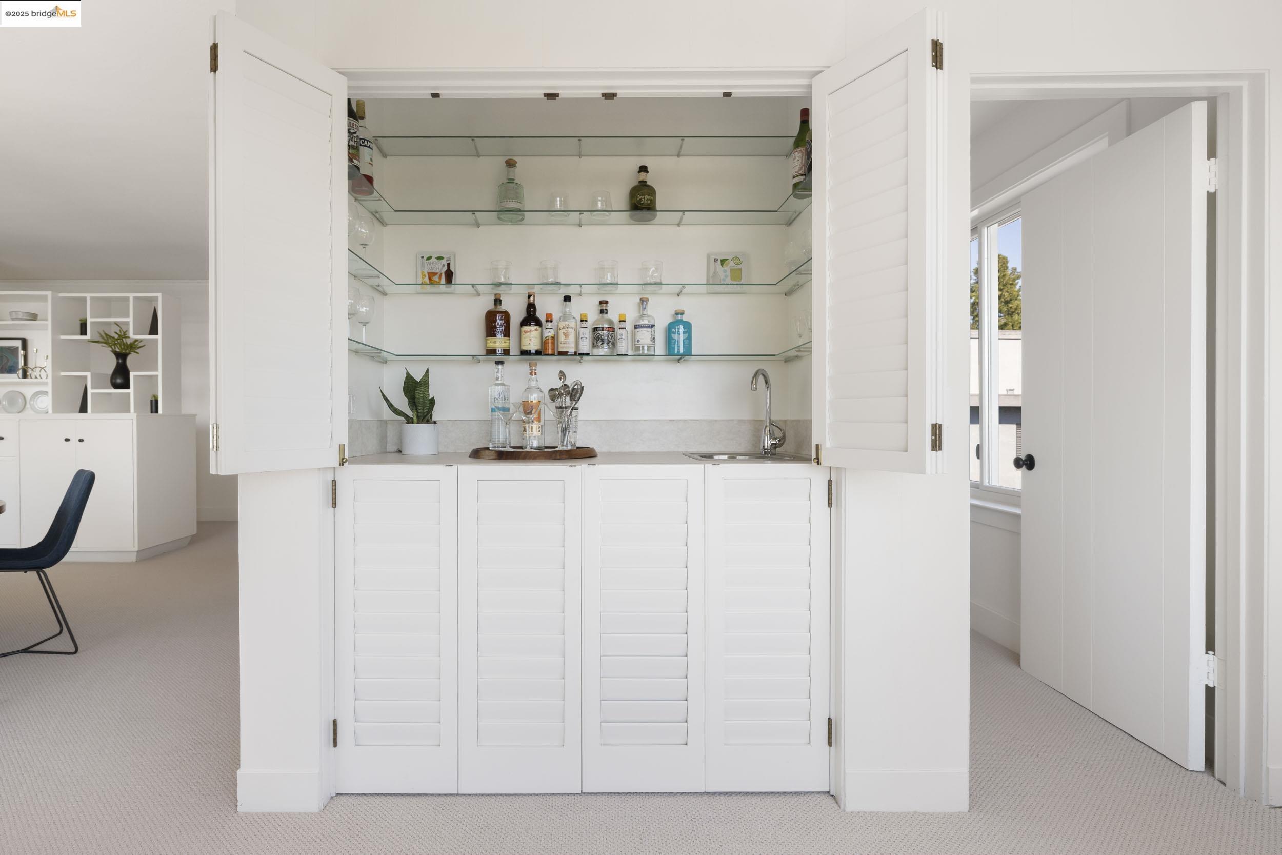 Detail Gallery Image 15 of 25 For 1519 Oxford Street #L,  Berkeley,  CA 94709-1542 - 2 Beds | 3 Baths
