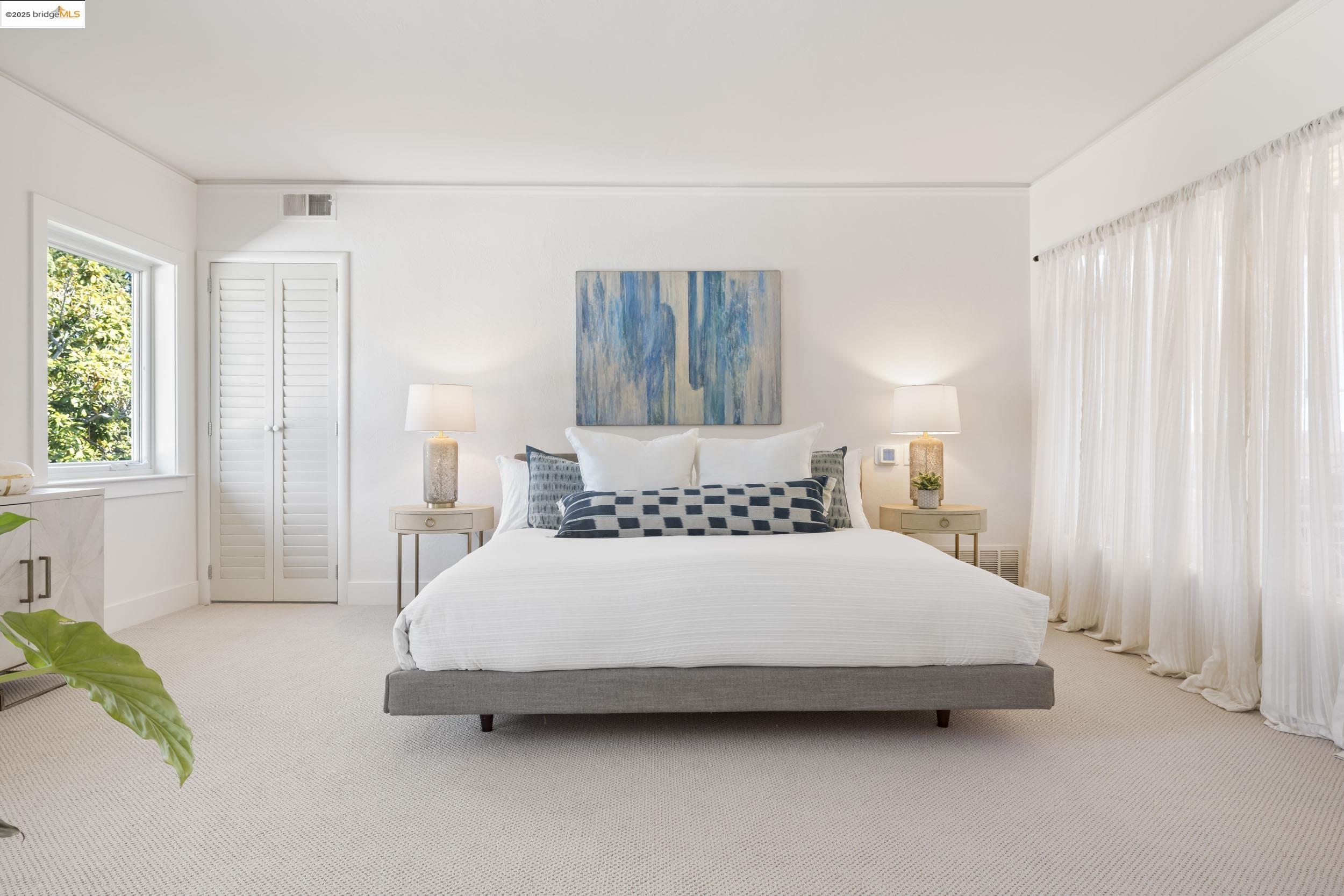 Detail Gallery Image 19 of 25 For 1519 Oxford Street #L,  Berkeley,  CA 94709-1542 - 2 Beds | 3 Baths
