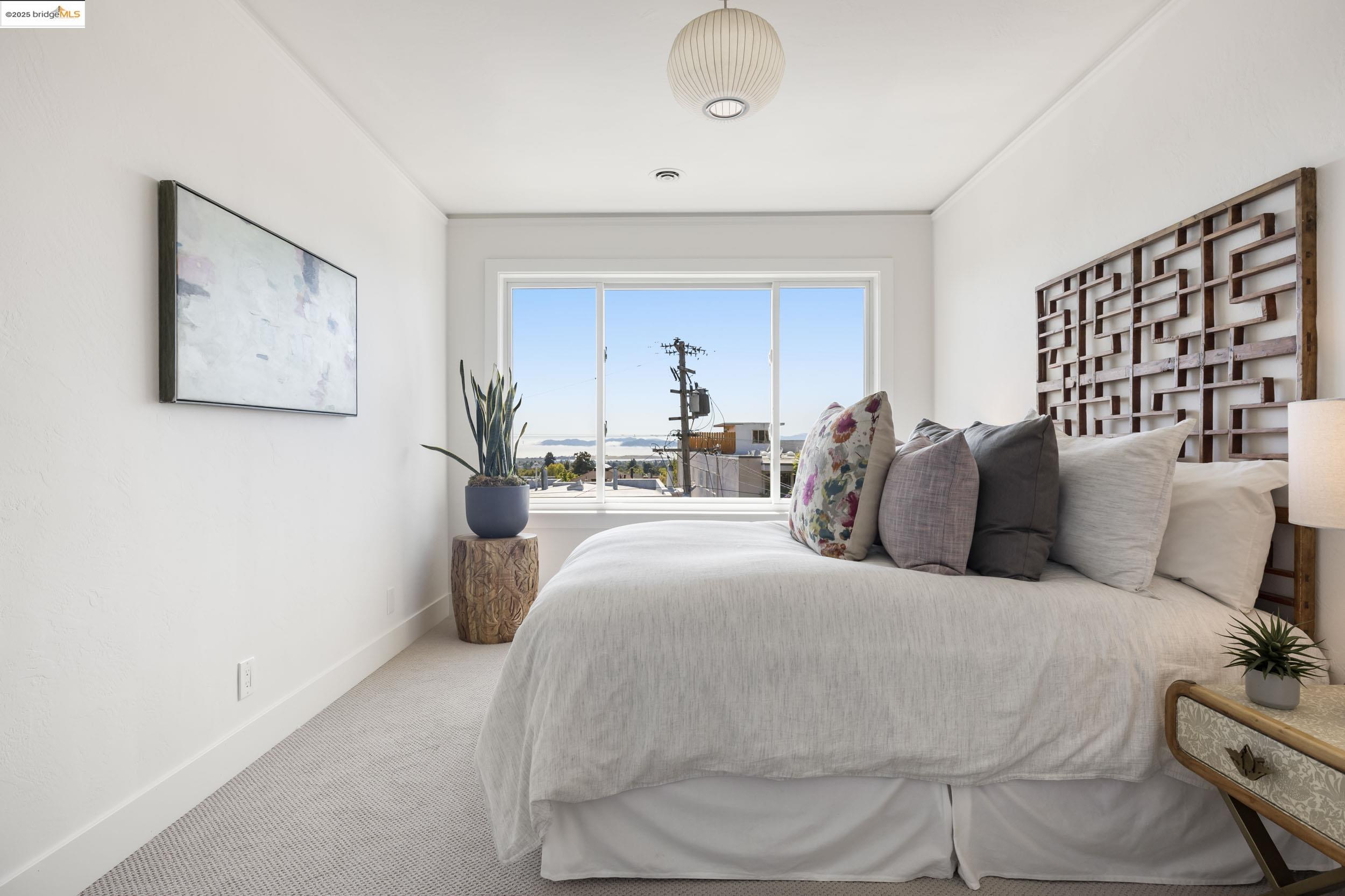 Detail Gallery Image 22 of 25 For 1519 Oxford Street #L,  Berkeley,  CA 94709-1542 - 2 Beds | 3 Baths