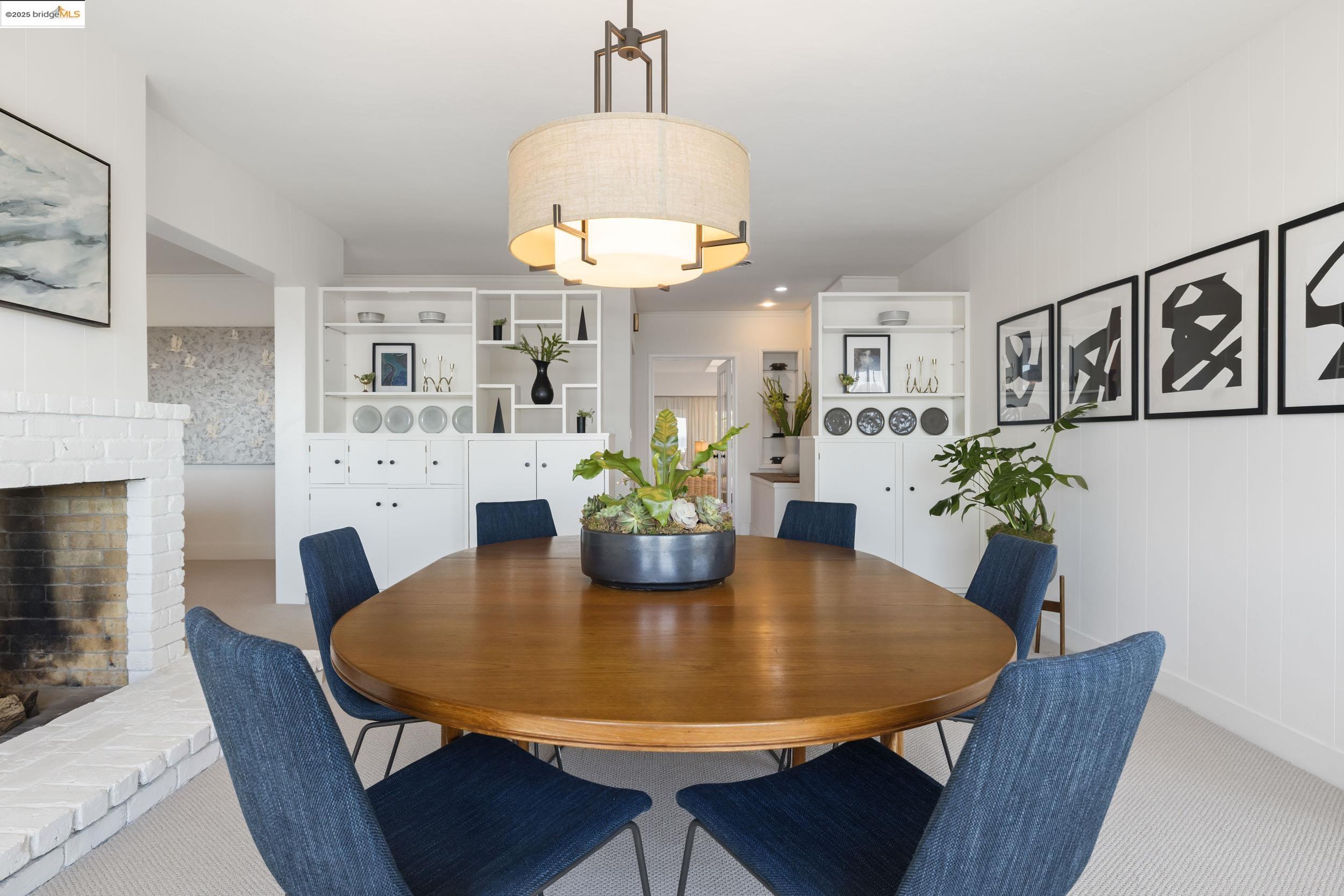 Detail Gallery Image 8 of 25 For 1519 Oxford Street #L,  Berkeley,  CA 94709-1542 - 2 Beds | 3 Baths