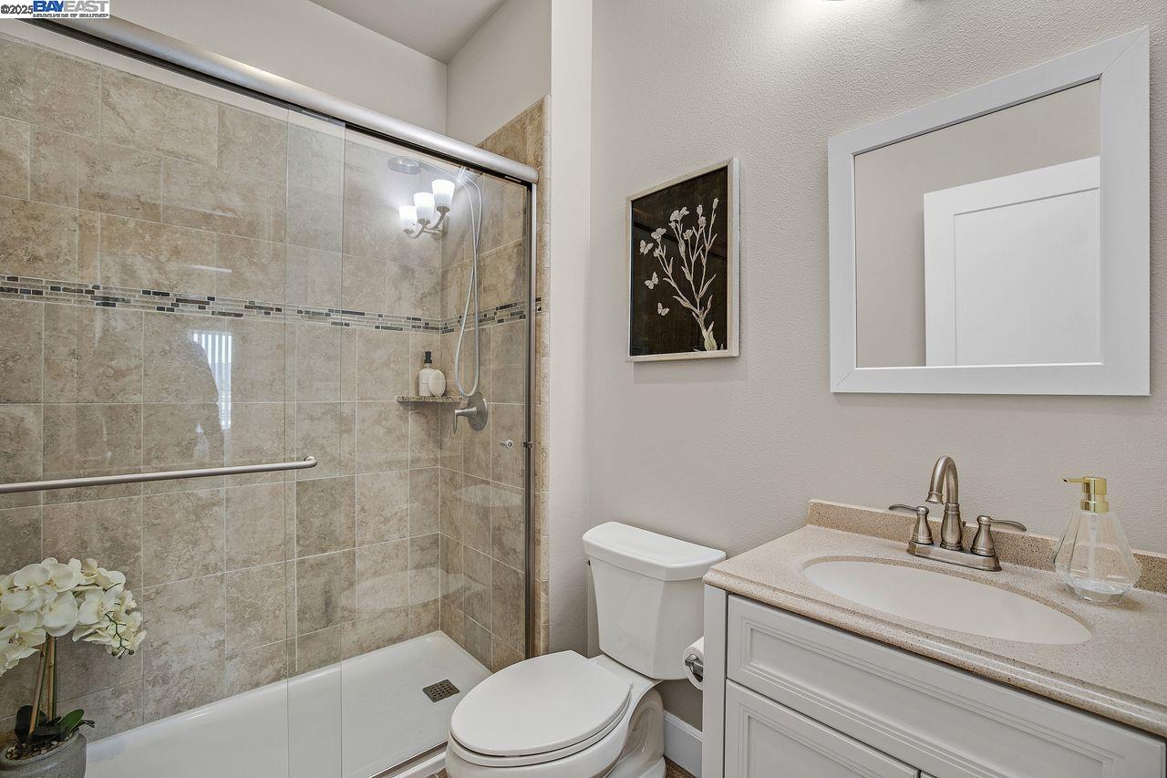 Detail Gallery Image 19 of 37 For 200 Valletta Ln, Pleasanton,  CA 94566 - 3 Beds | 2/2 Baths
