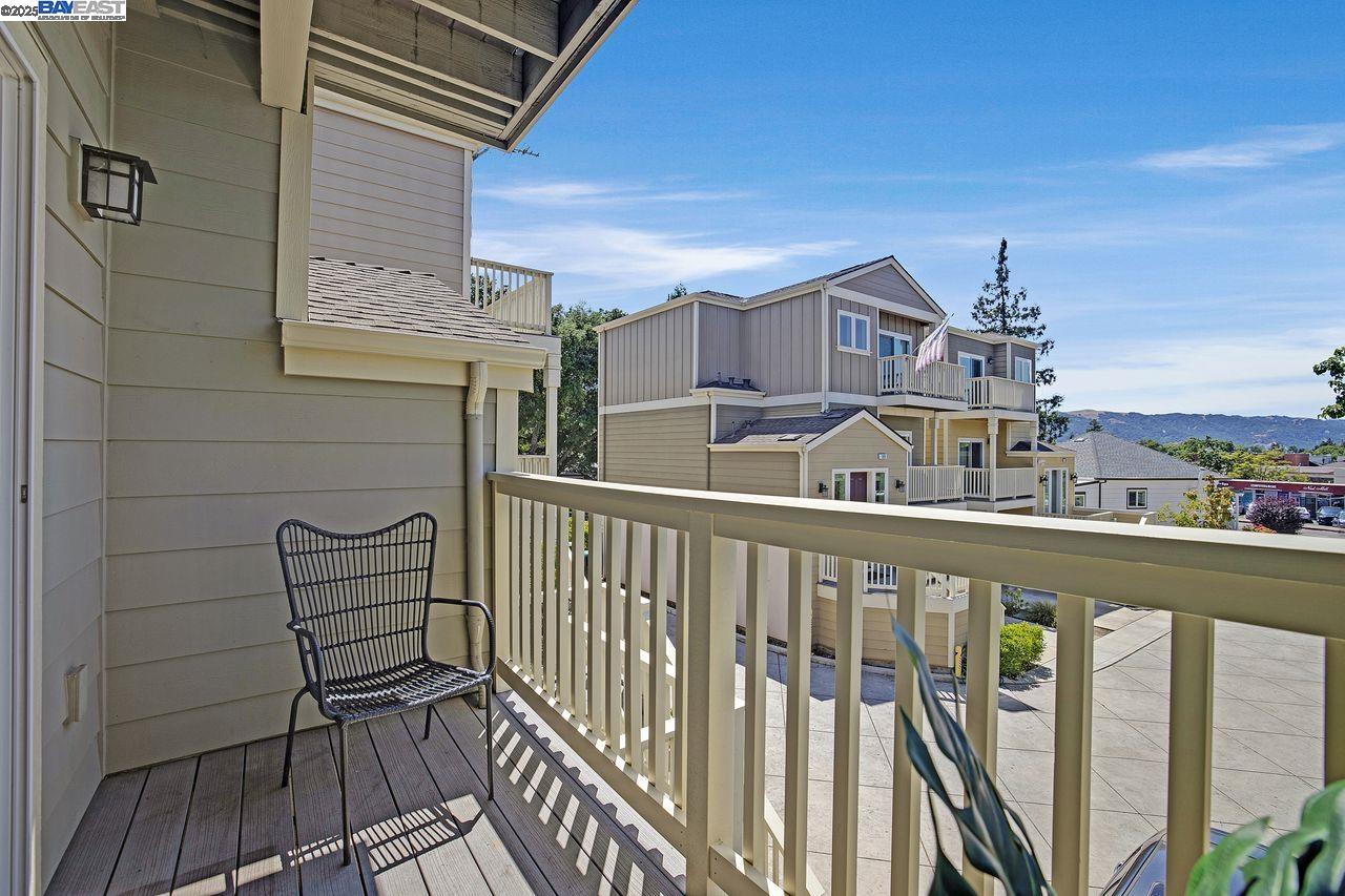 Detail Gallery Image 31 of 37 For 200 Valletta Ln, Pleasanton,  CA 94566 - 3 Beds | 2/2 Baths