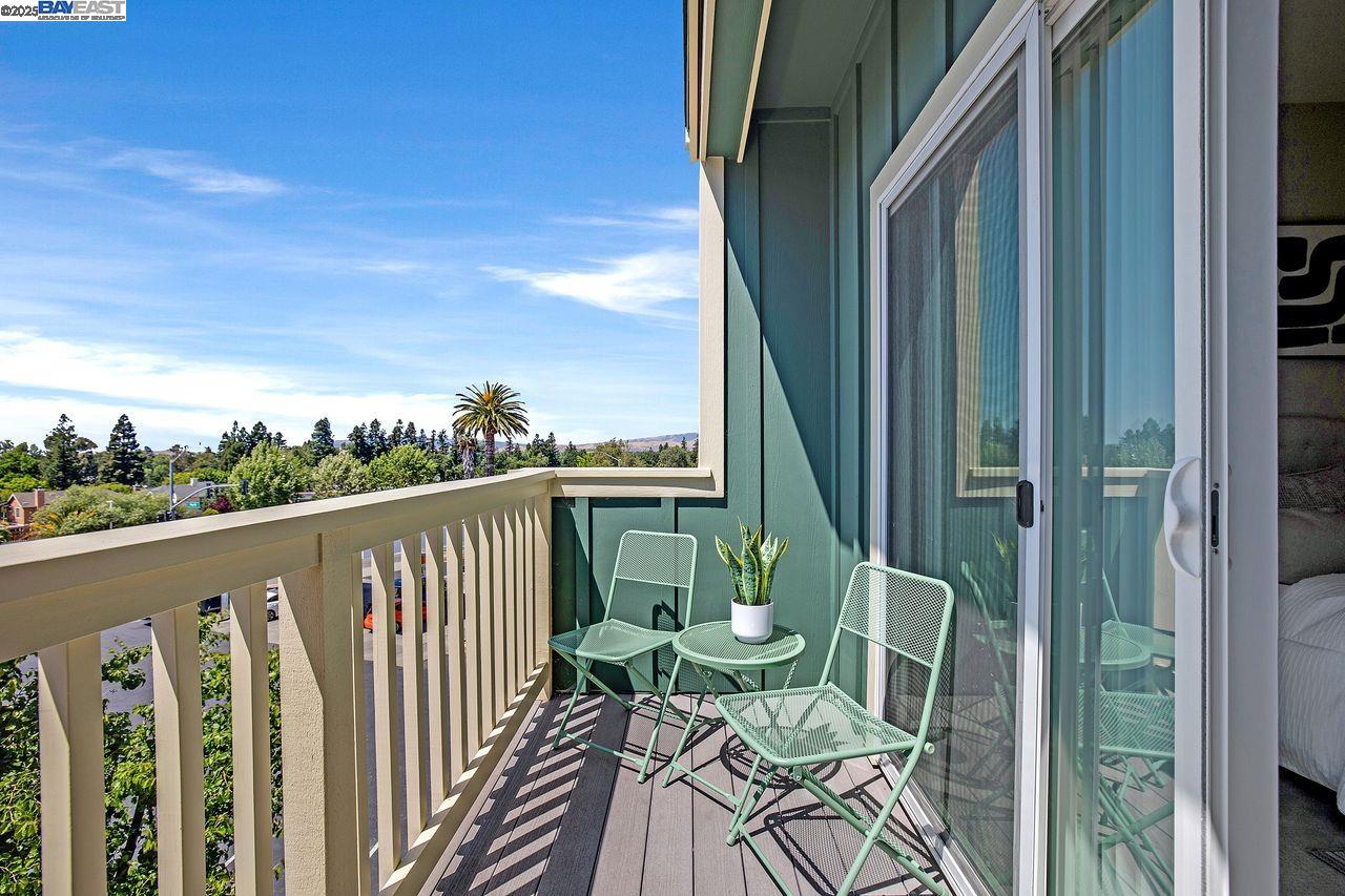 Detail Gallery Image 32 of 37 For 200 Valletta Ln, Pleasanton,  CA 94566 - 3 Beds | 2/2 Baths
