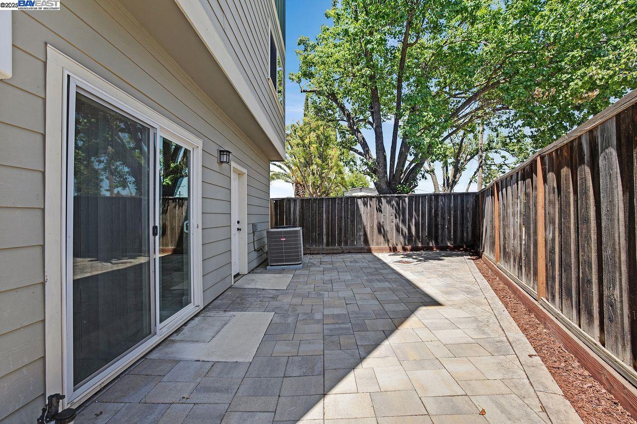 Detail Gallery Image 34 of 37 For 200 Valletta Ln, Pleasanton,  CA 94566 - 3 Beds | 2/2 Baths
