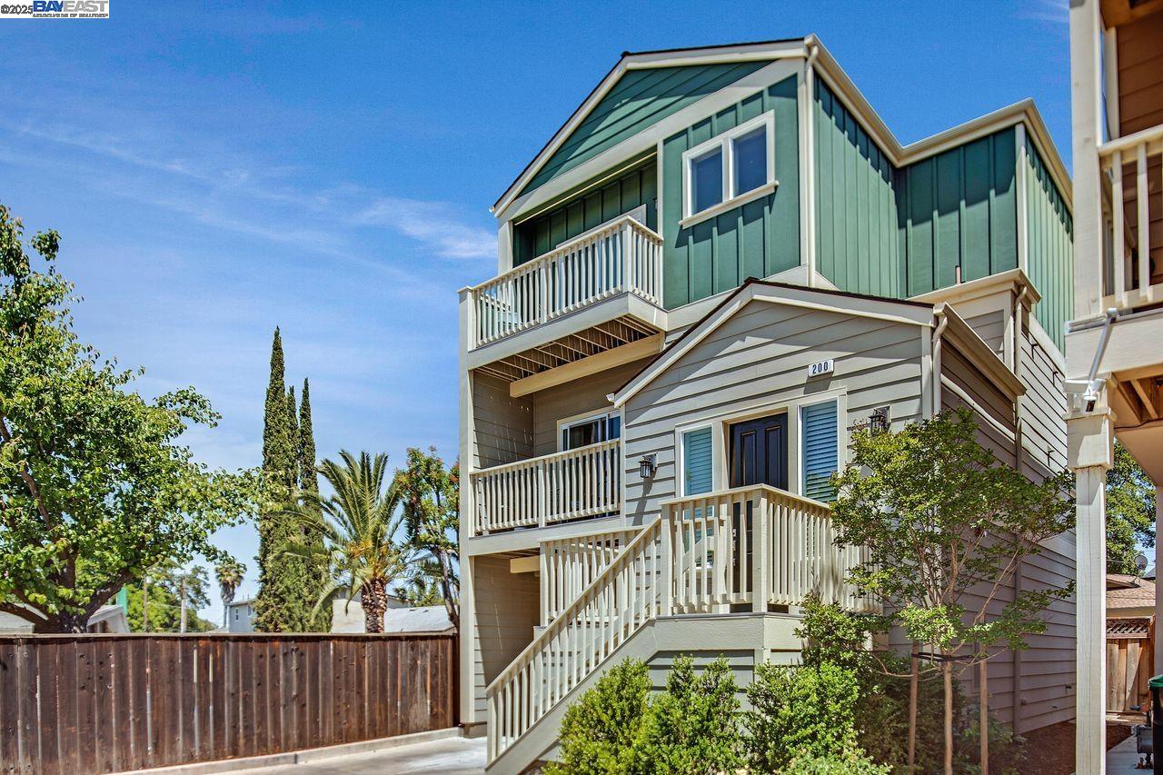 Detail Gallery Image 37 of 37 For 200 Valletta Ln, Pleasanton,  CA 94566 - 3 Beds | 2/2 Baths