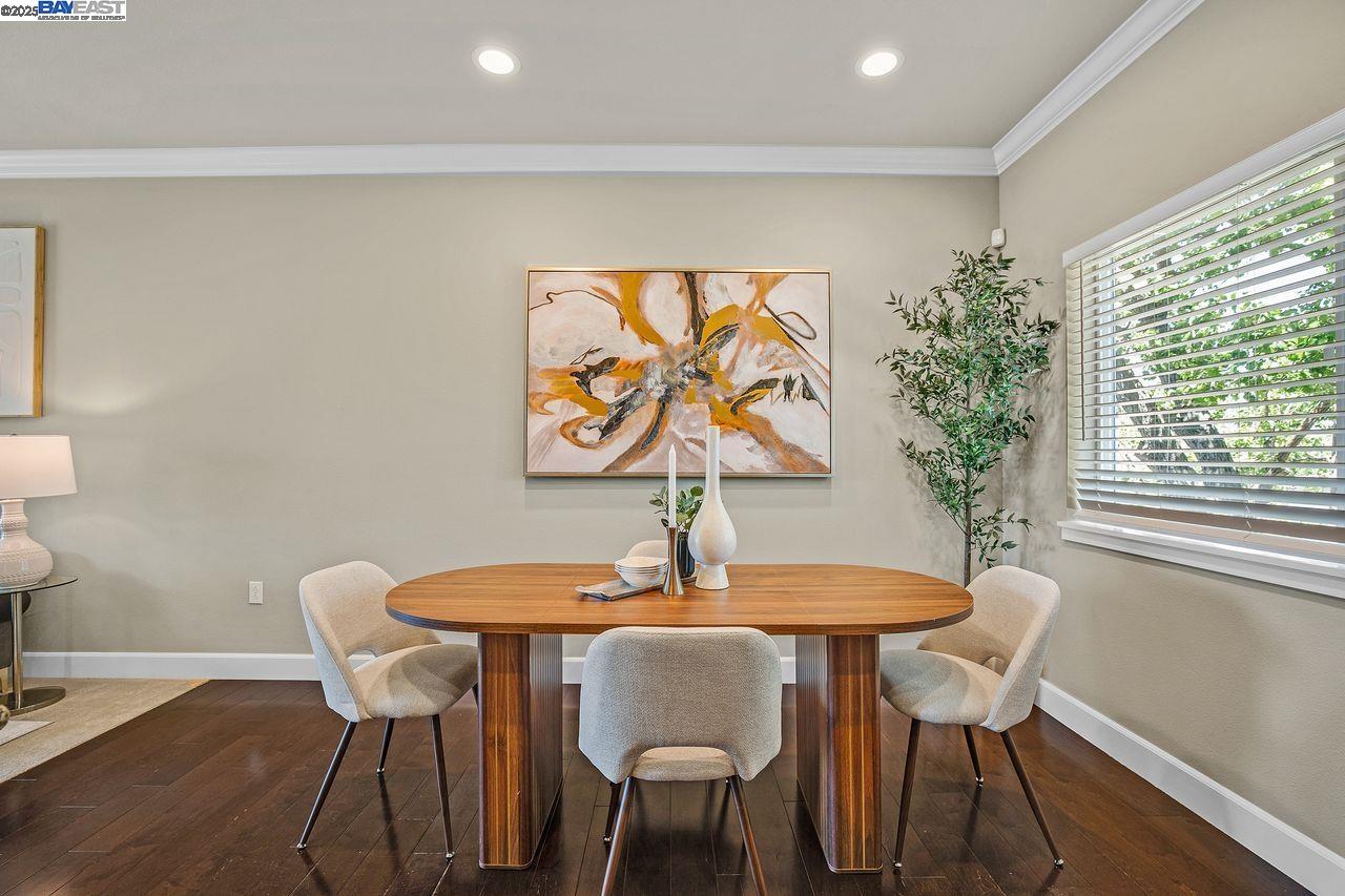 Detail Gallery Image 6 of 37 For 200 Valletta Ln, Pleasanton,  CA 94566 - 3 Beds | 2/2 Baths