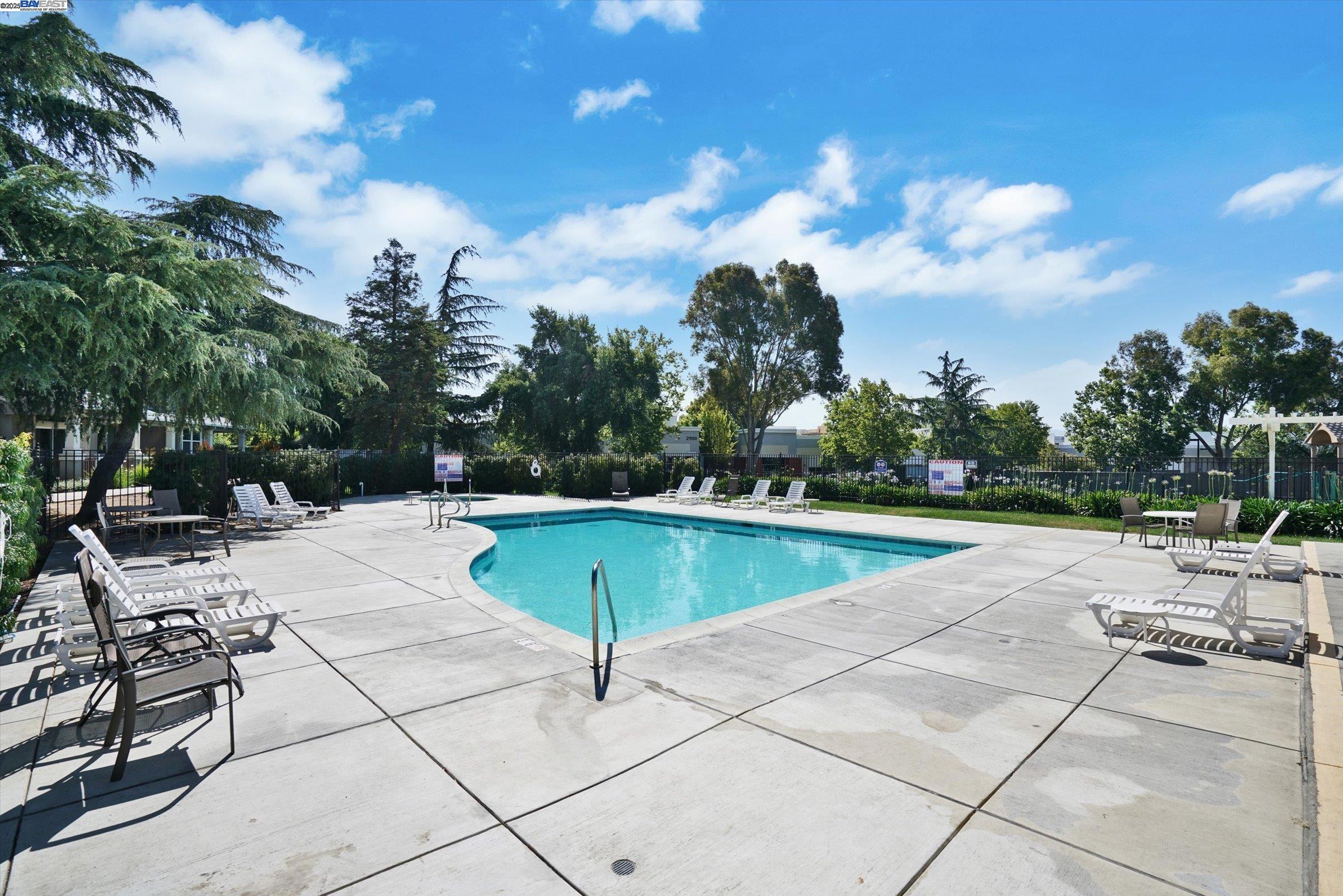 Detail Gallery Image 30 of 32 For 211 Wildrose Cmn #3,  Livermore,  CA 94551 - 2 Beds | 2/1 Baths