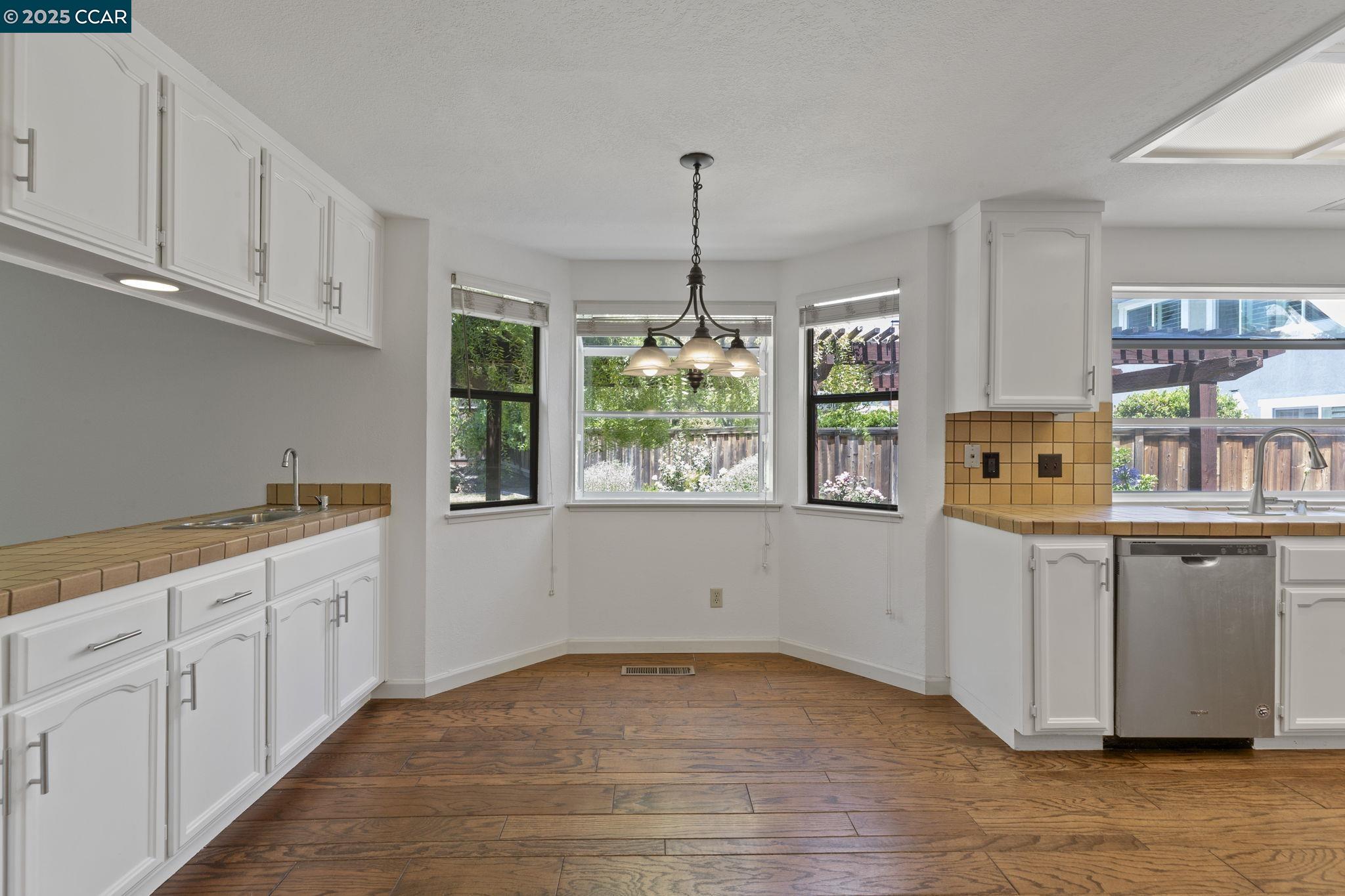 Detail Gallery Image 12 of 60 For 332 Cameron Cir, San Ramon,  CA 94583 - 4 Beds | 3 Baths