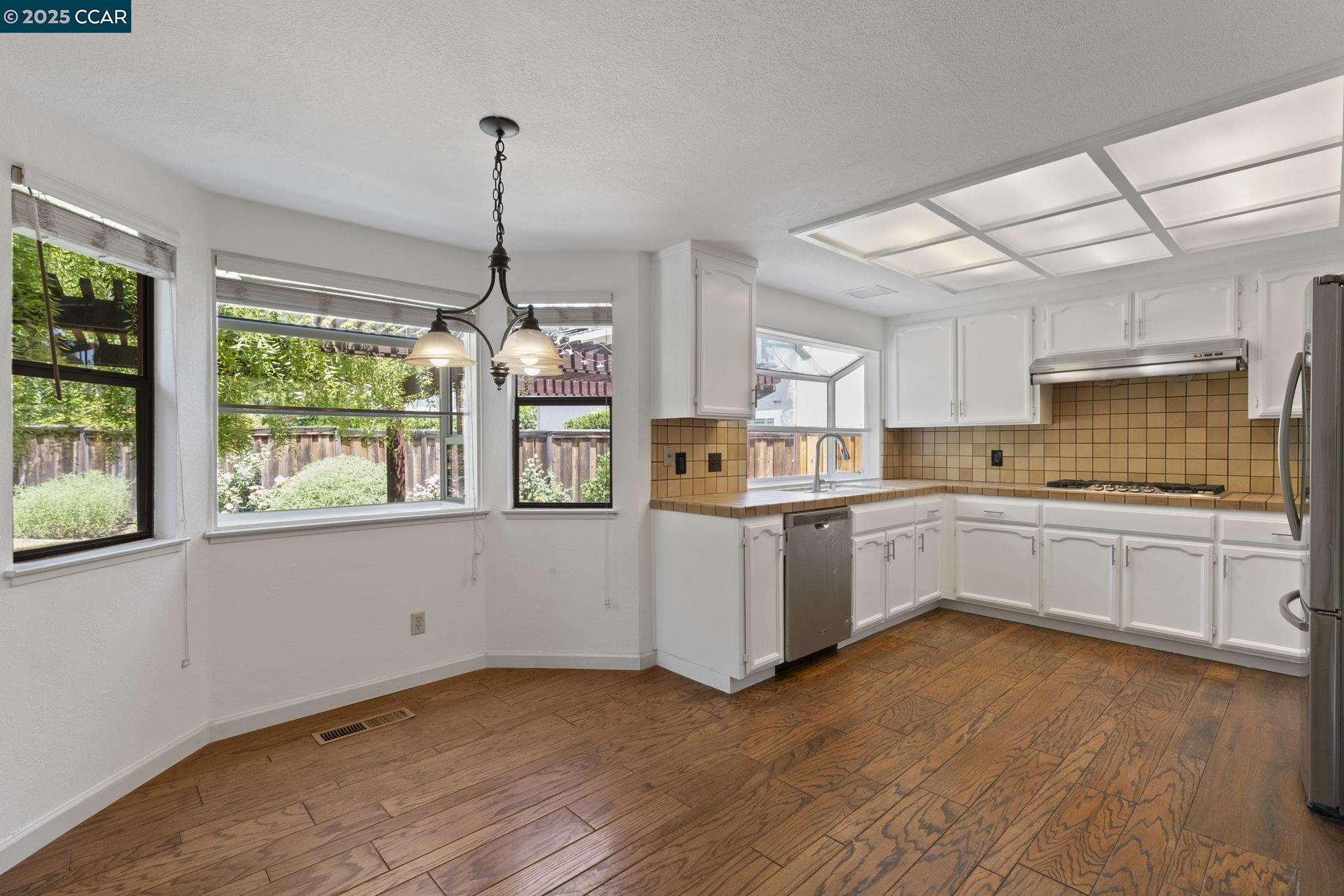 Detail Gallery Image 13 of 60 For 332 Cameron Cir, San Ramon,  CA 94583 - 4 Beds | 3 Baths