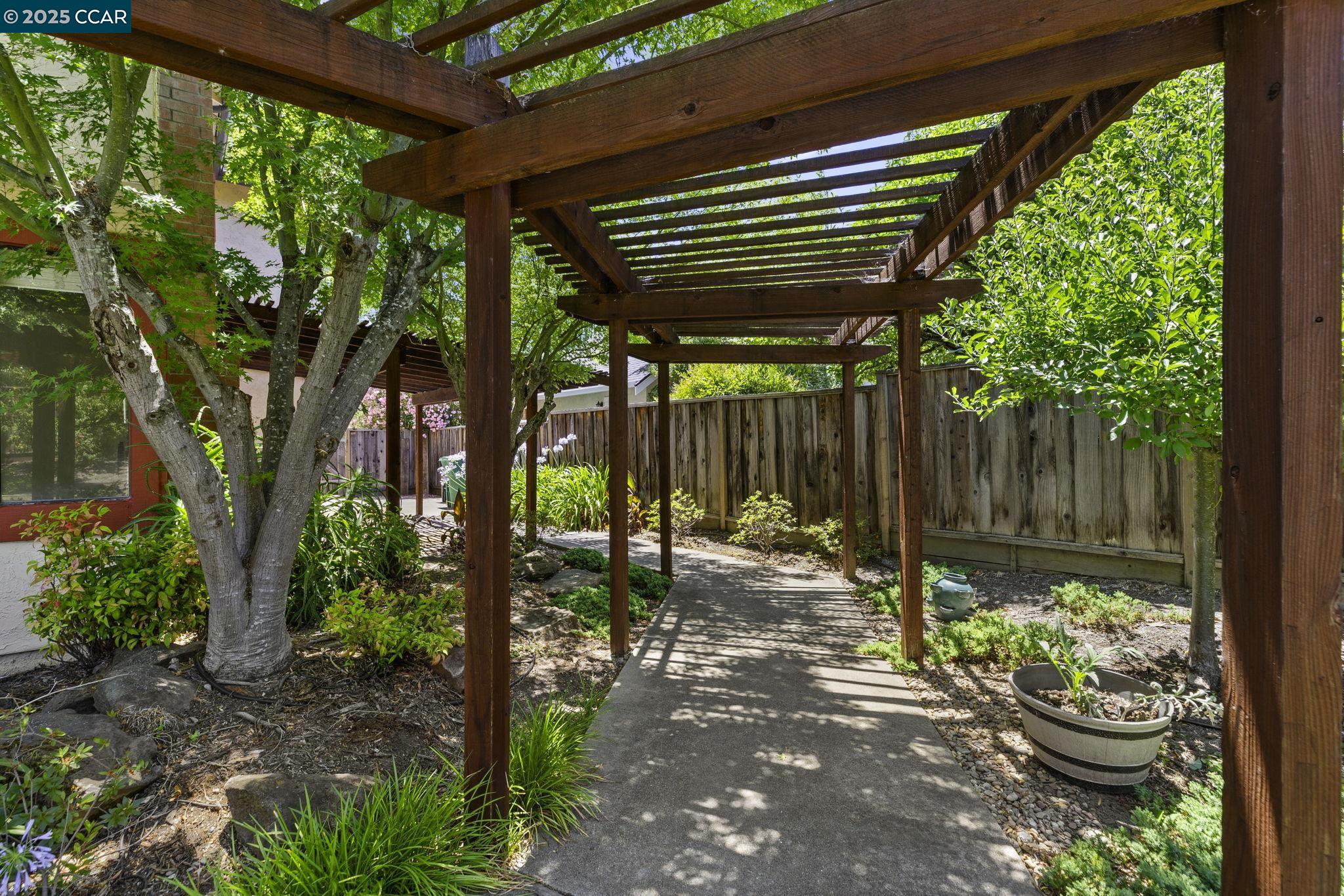 Detail Gallery Image 51 of 60 For 332 Cameron Cir, San Ramon,  CA 94583 - 4 Beds | 3 Baths