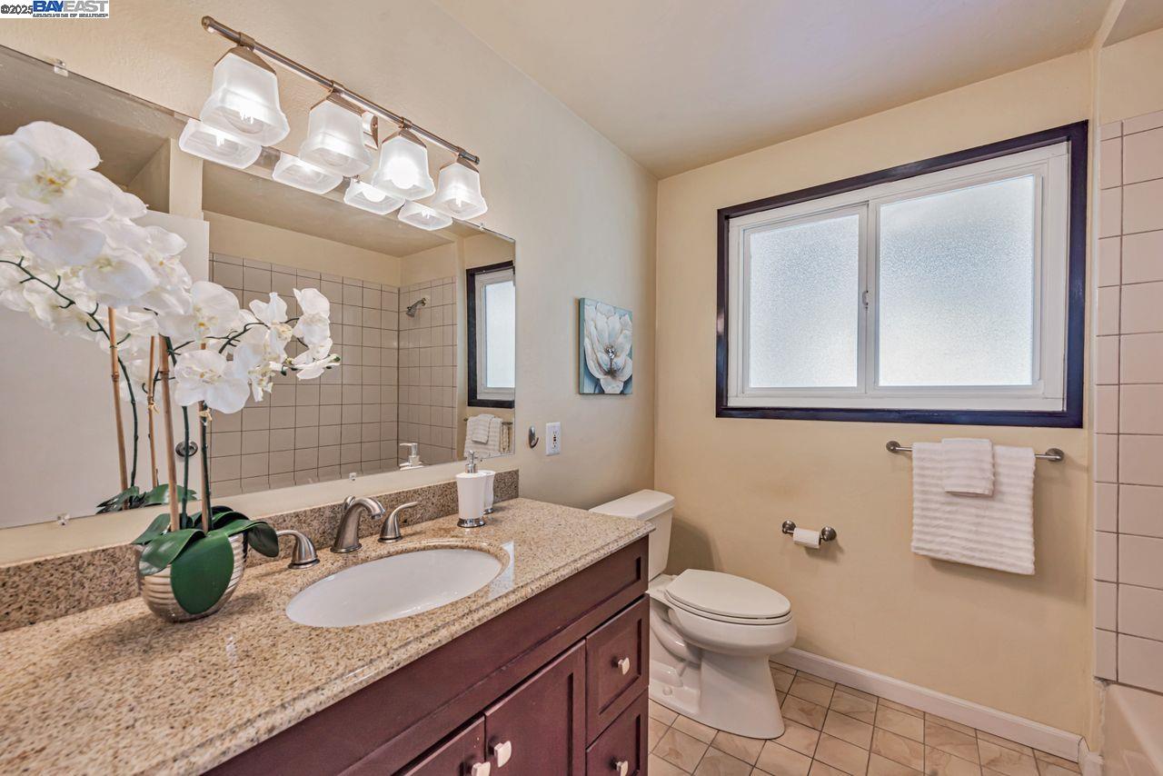 Detail Gallery Image 20 of 42 For 32072 Chicoine Ave, Hayward,  CA 94544 - 4 Beds | 3 Baths