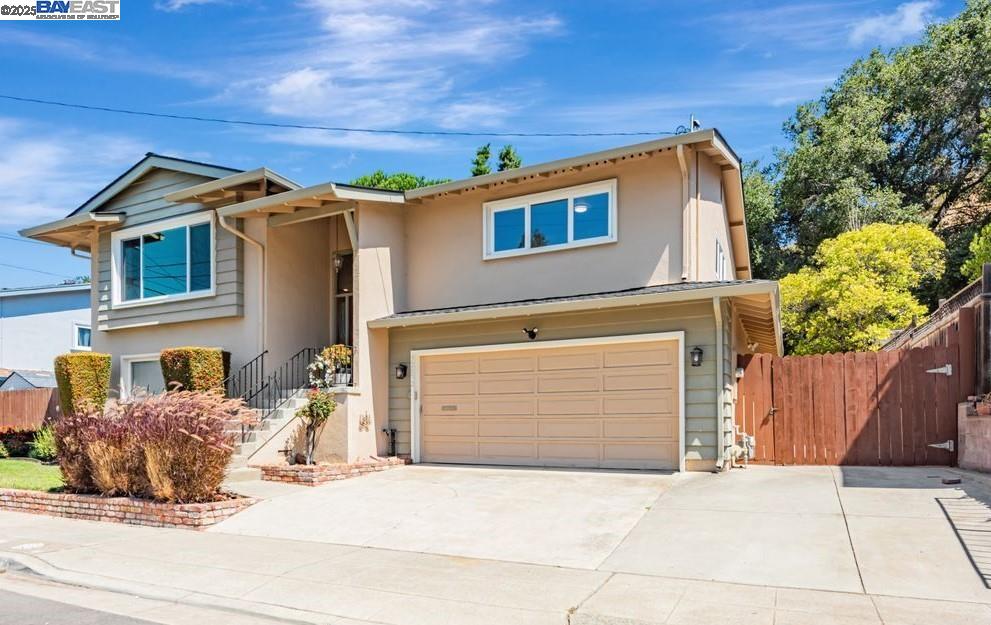 Detail Gallery Image 3 of 42 For 32072 Chicoine Ave, Hayward,  CA 94544 - 4 Beds | 3 Baths