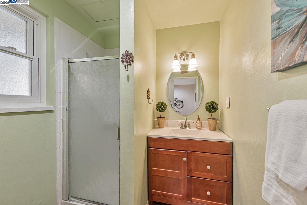 Detail Gallery Image 34 of 42 For 32072 Chicoine Ave, Hayward,  CA 94544 - 4 Beds | 3 Baths