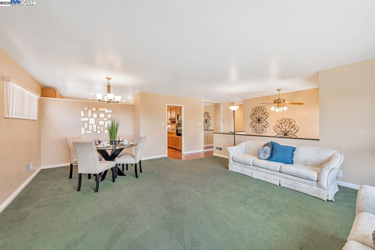 Detail Gallery Image 8 of 42 For 32072 Chicoine Ave, Hayward,  CA 94544 - 4 Beds | 3 Baths