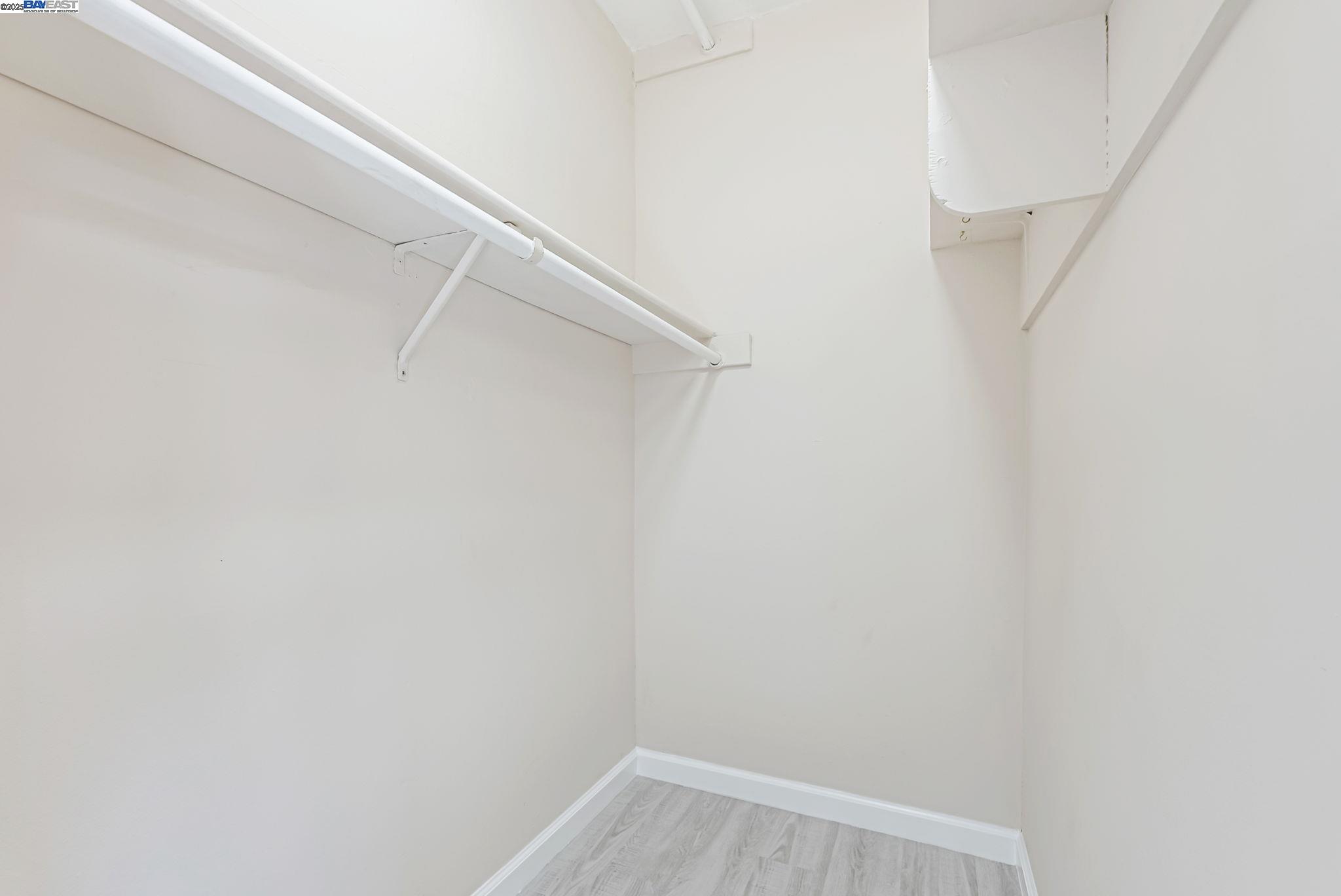 Detail Gallery Image 16 of 23 For 1180 Saranap Ave #105,  Walnut Creek,  CA 94595 - 1 Beds | 1 Baths