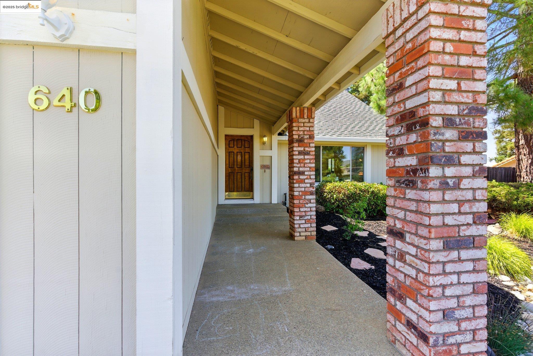 Detail Gallery Image 2 of 57 For 640 Mt Duncan, Clayton,  CA 94517 - 4 Beds | 3 Baths