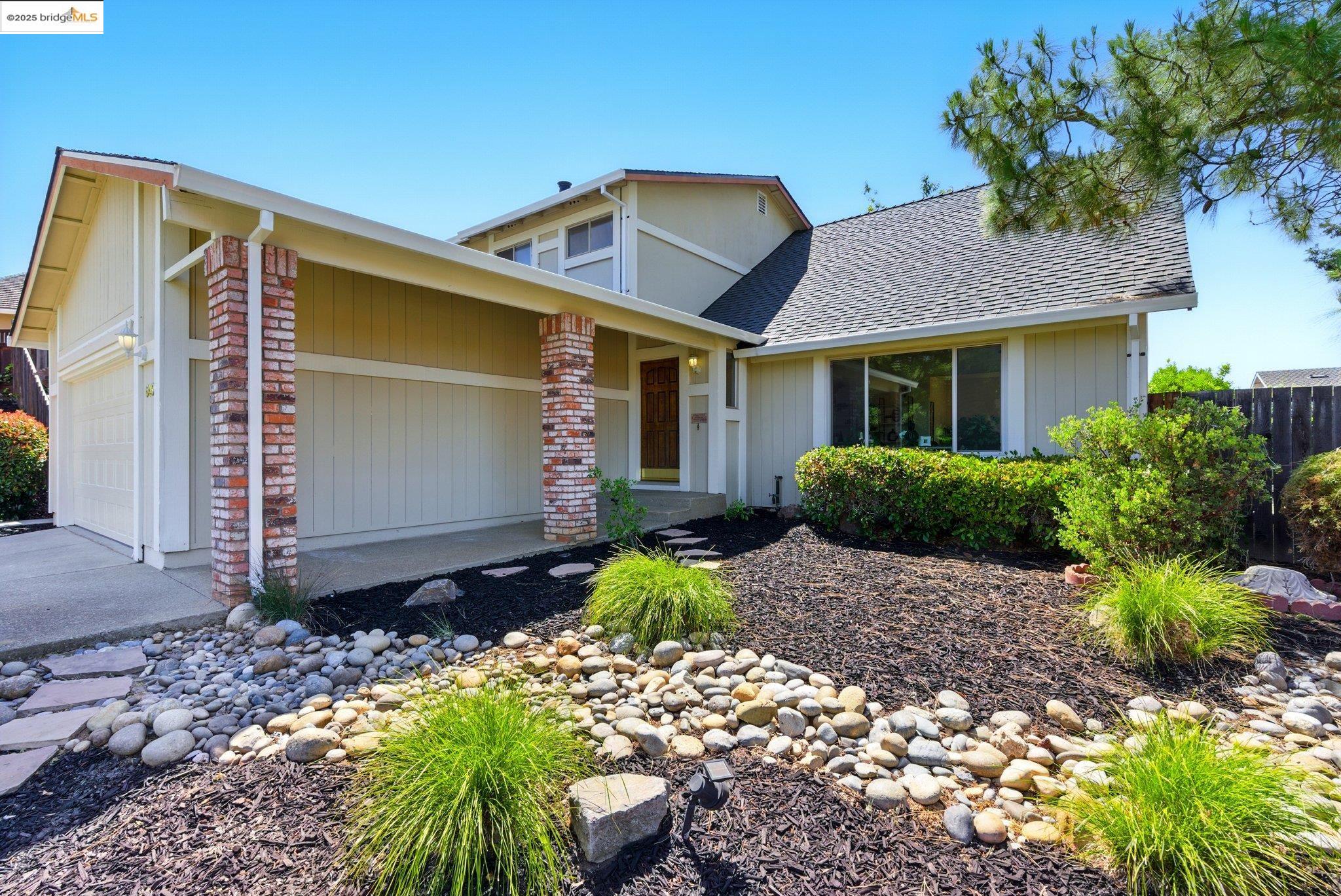 Detail Gallery Image 3 of 57 For 640 Mt Duncan, Clayton,  CA 94517 - 4 Beds | 3 Baths