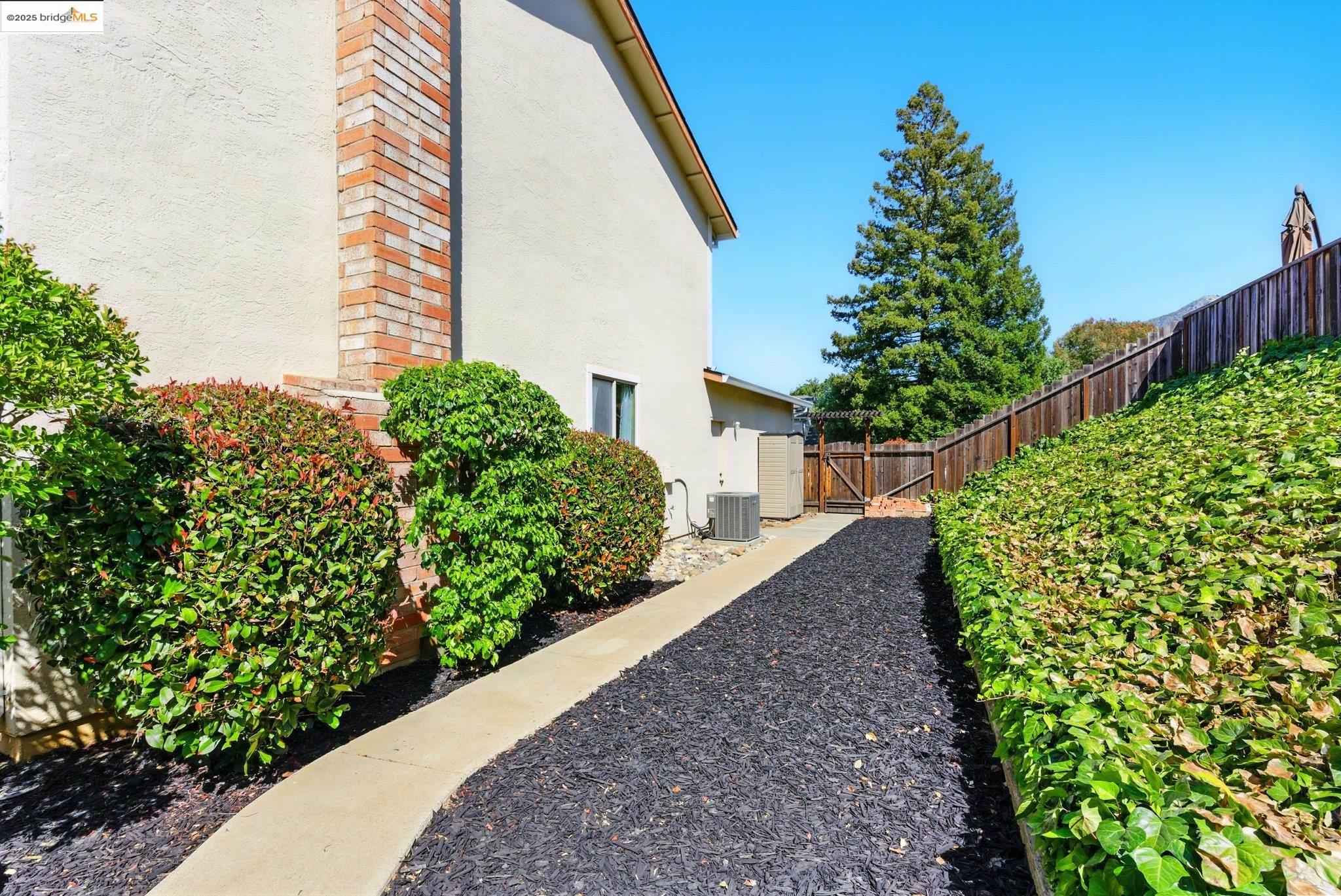 Detail Gallery Image 36 of 57 For 640 Mt Duncan, Clayton,  CA 94517 - 4 Beds | 3 Baths
