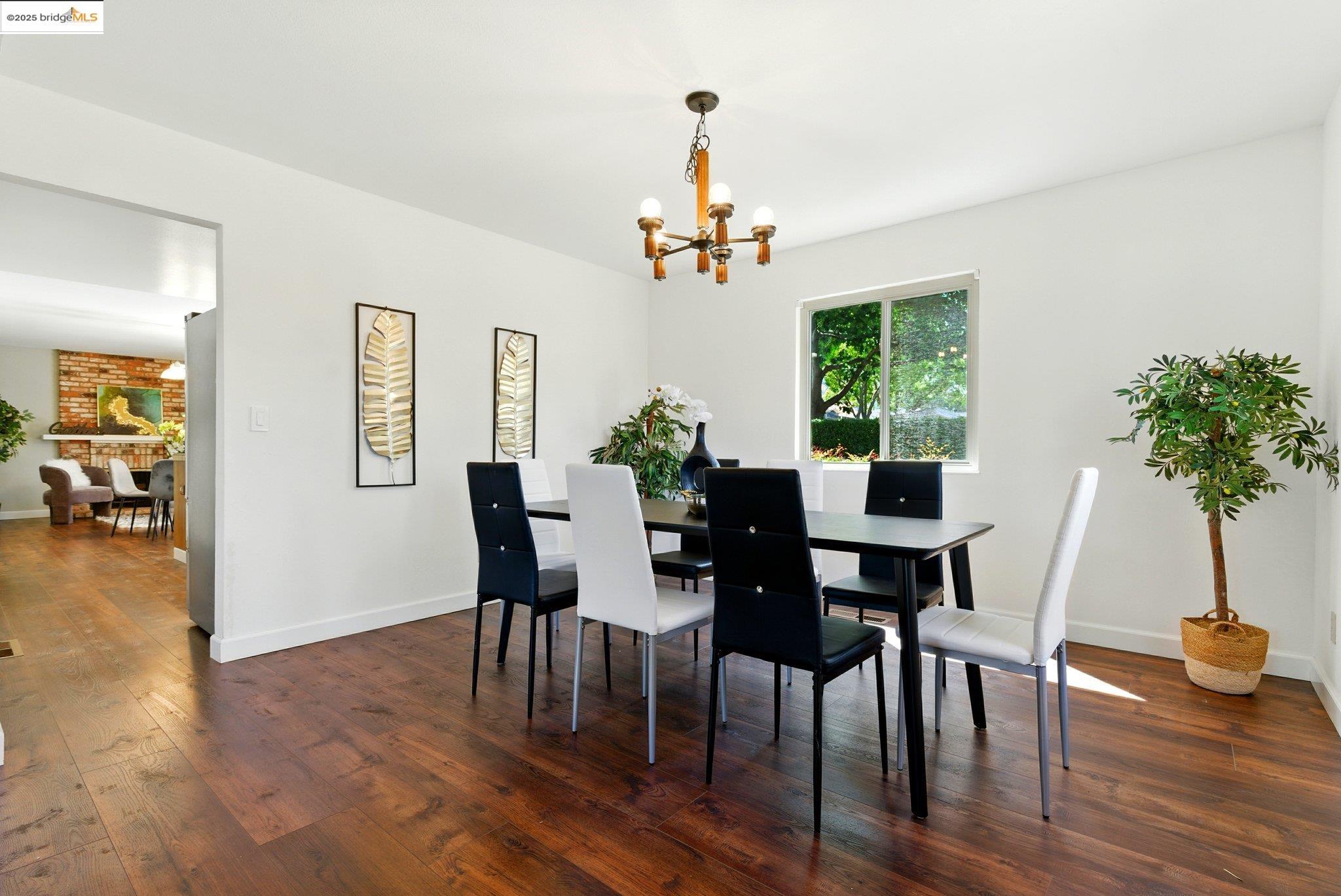 Detail Gallery Image 9 of 57 For 640 Mt Duncan, Clayton,  CA 94517 - 4 Beds | 3 Baths