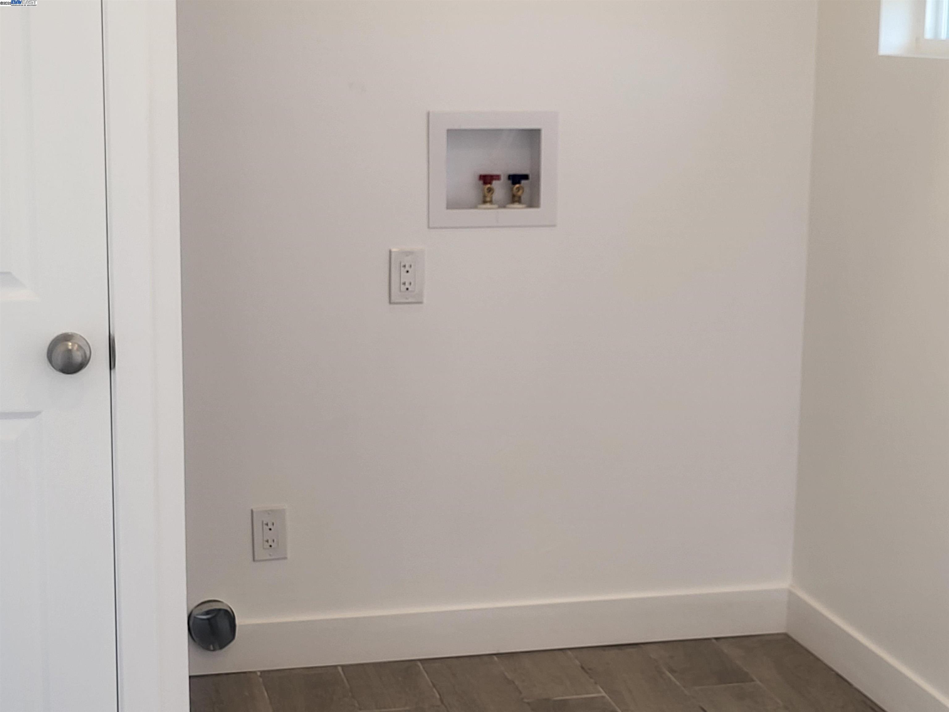 Detail Gallery Image 16 of 19 For 1018 69th Ave, Oakland,  CA 94621 - 3 Beds | 1 Baths
